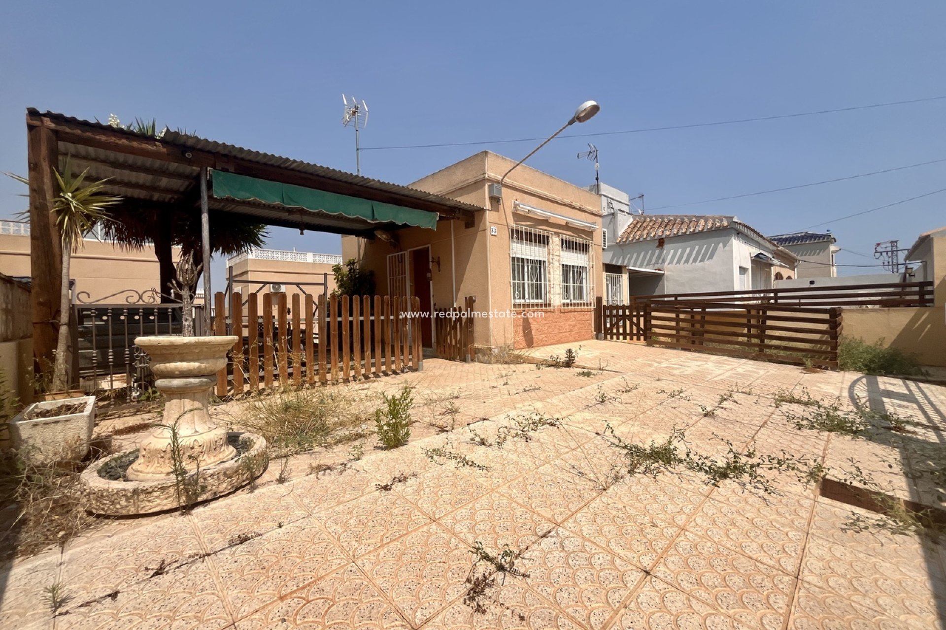 Reventa - Trama -
San Miguel de Salinas - Inland