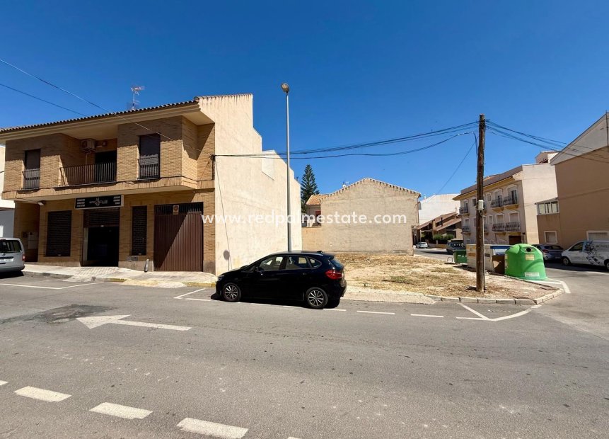 Reventa - Trama -
San Miguel de Salinas - San Miguel De Salinas