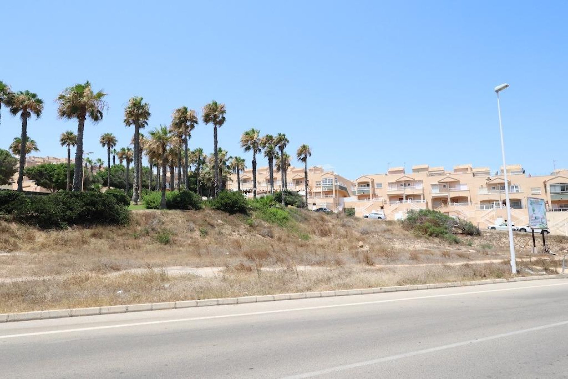 Reventa - Trama -
Torrevieja - Cabo cervera