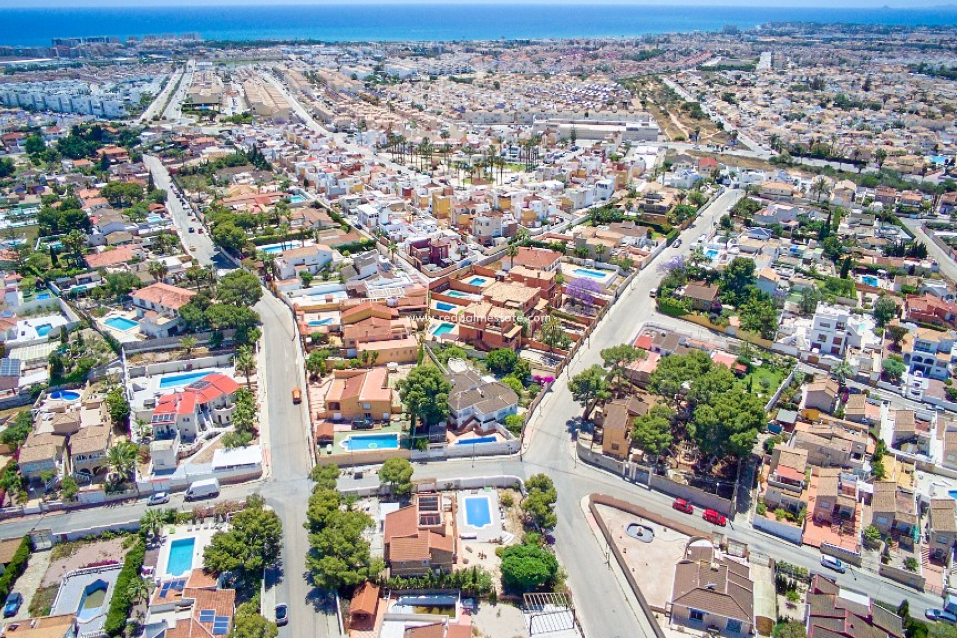 Reventa - Trama -
Torrevieja - Los balcones