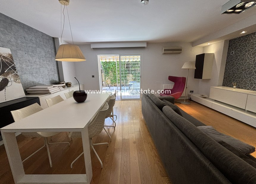 Reventa - Villa -
Albir - Costa Blanca