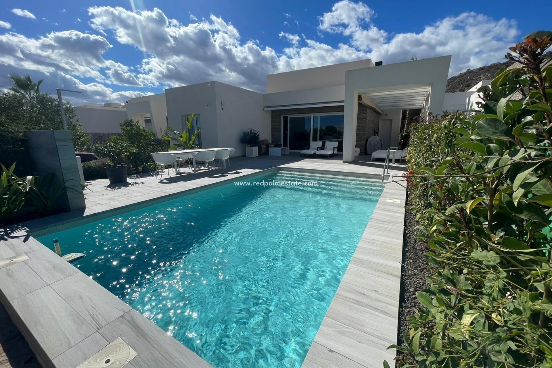 Reventa - Villa -
Algorfa - Club De Golf La Finca