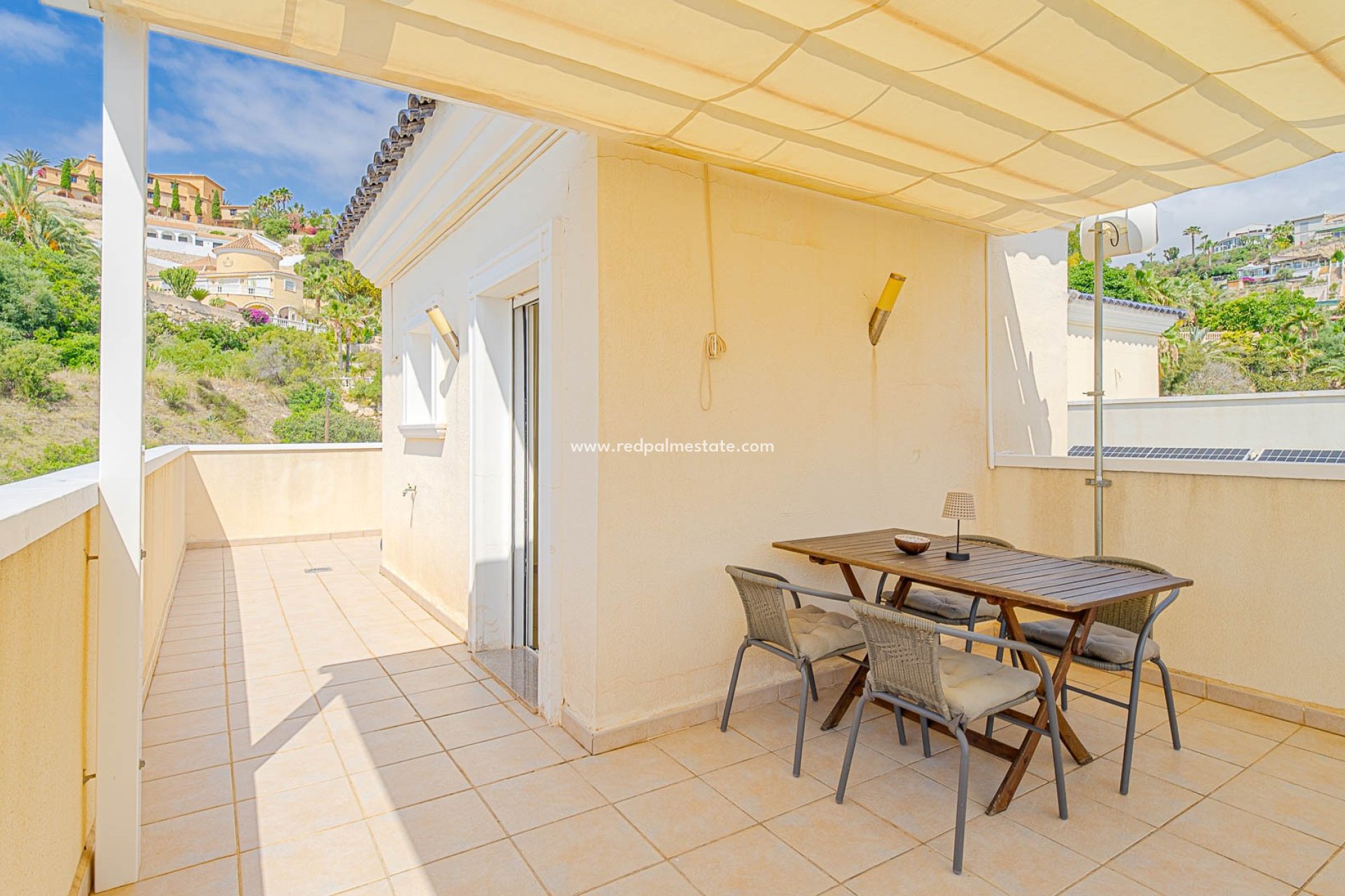 Reventa - Villa -
Alicante - El Campello