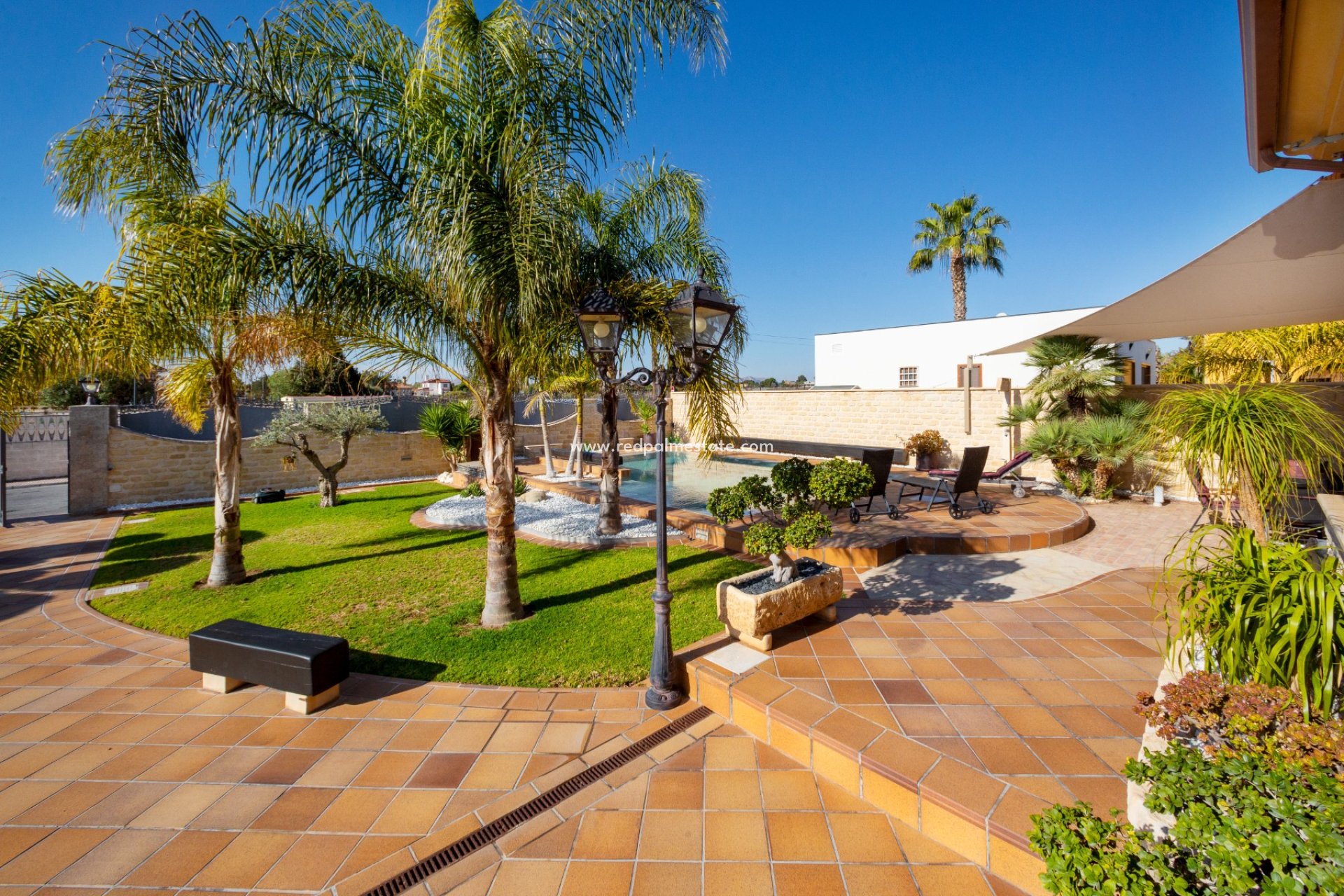 Reventa - Villa -
Alicante - Inland