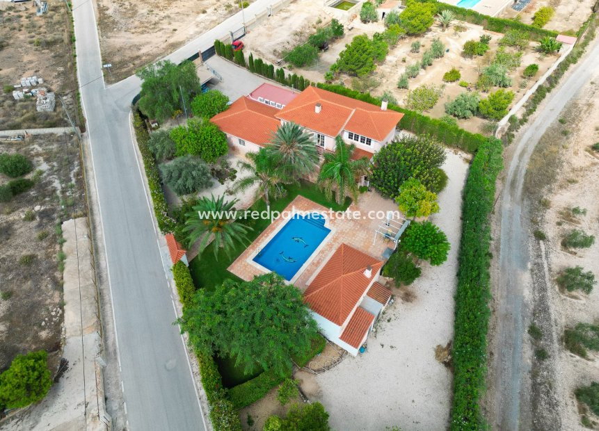Reventa - Villa -
Alicante - Inland