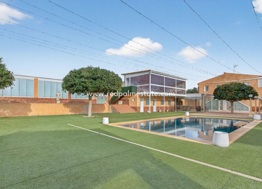 Reventa - Villa -
Alicante - Rebolledo