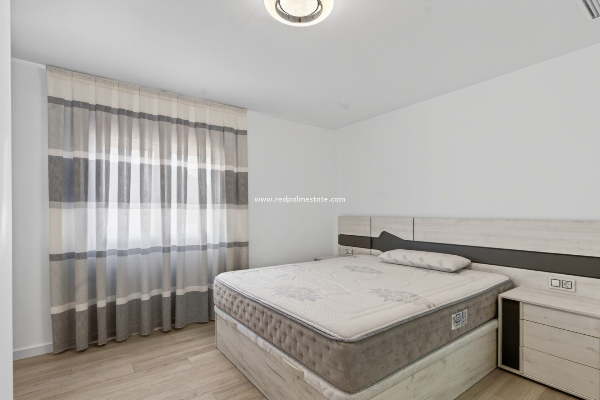 Reventa - Villa -
Alicante - Rebolledo