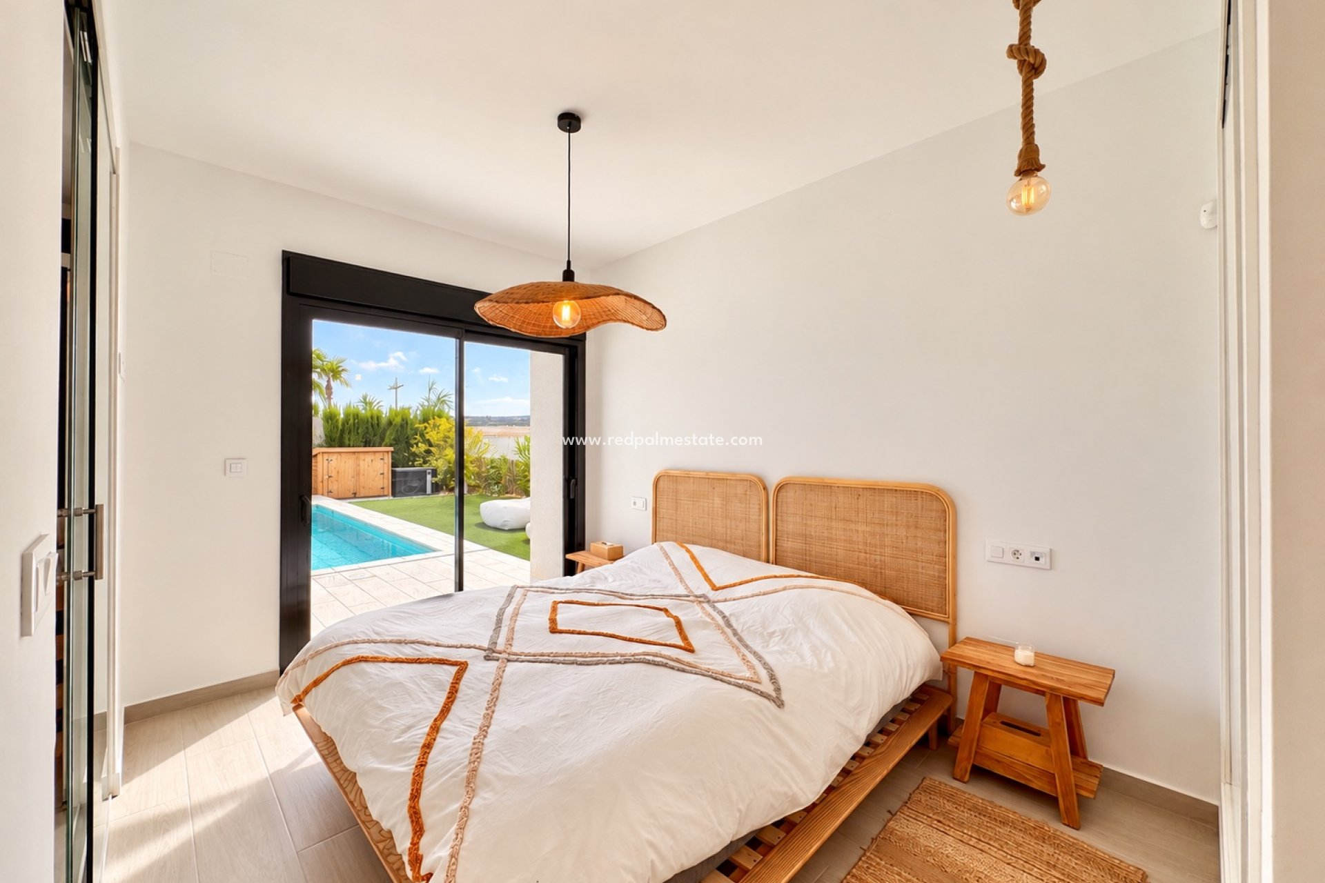 Reventa - Villa -
Alicante