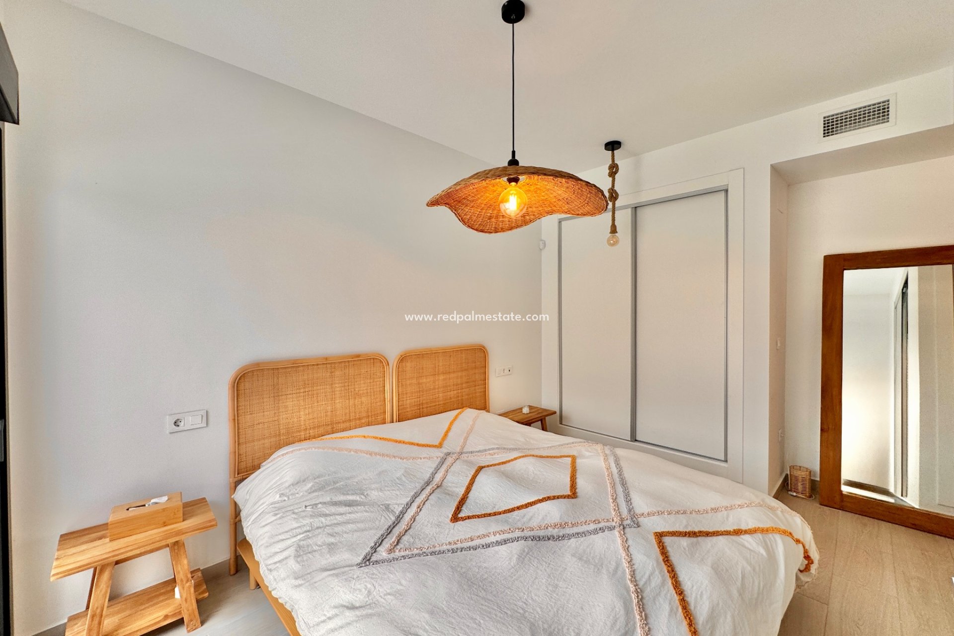Reventa - Villa -
Alicante