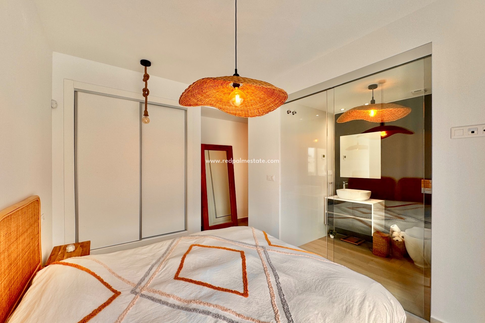 Reventa - Villa -
Alicante