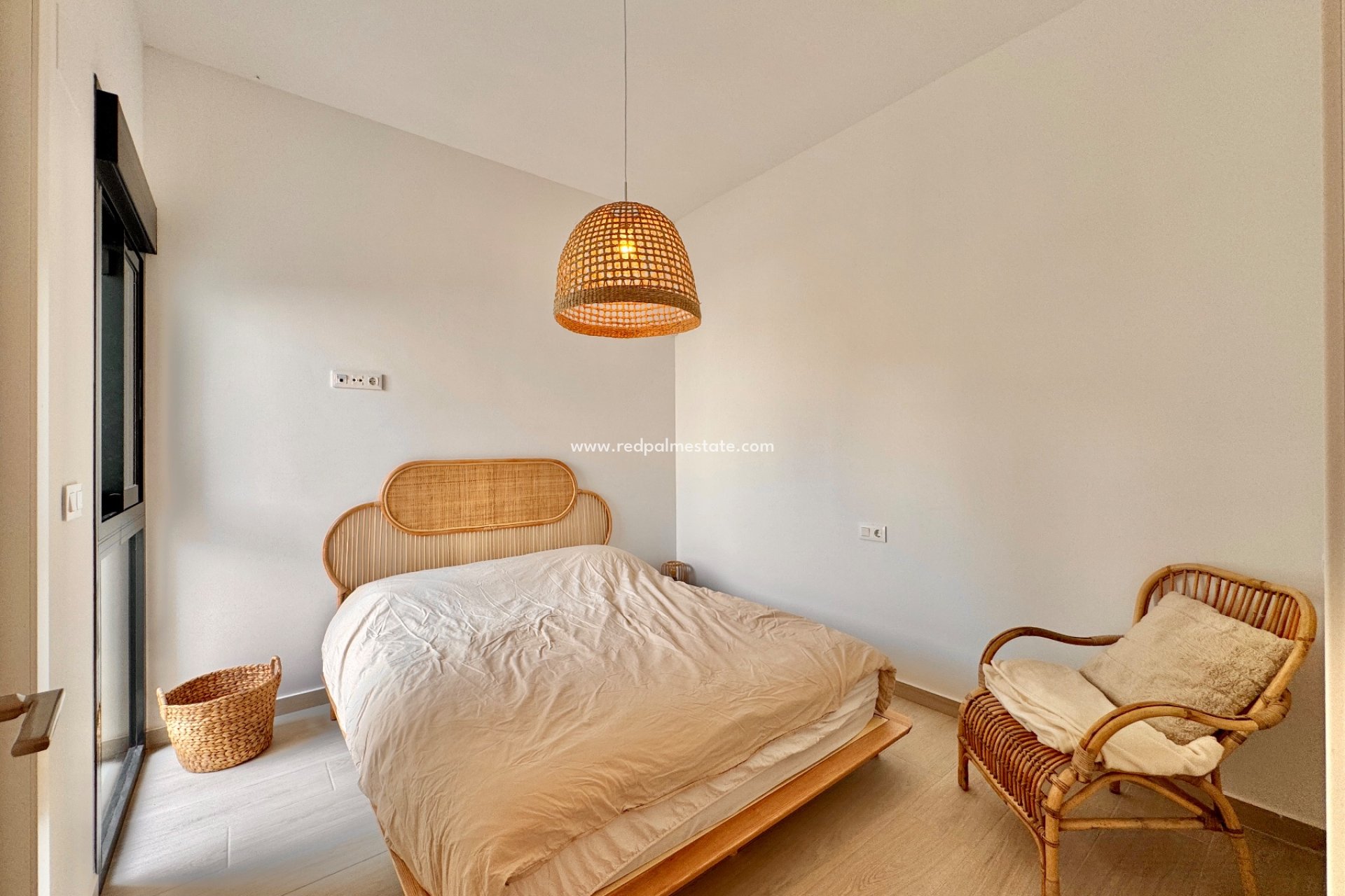 Reventa - Villa -
Alicante