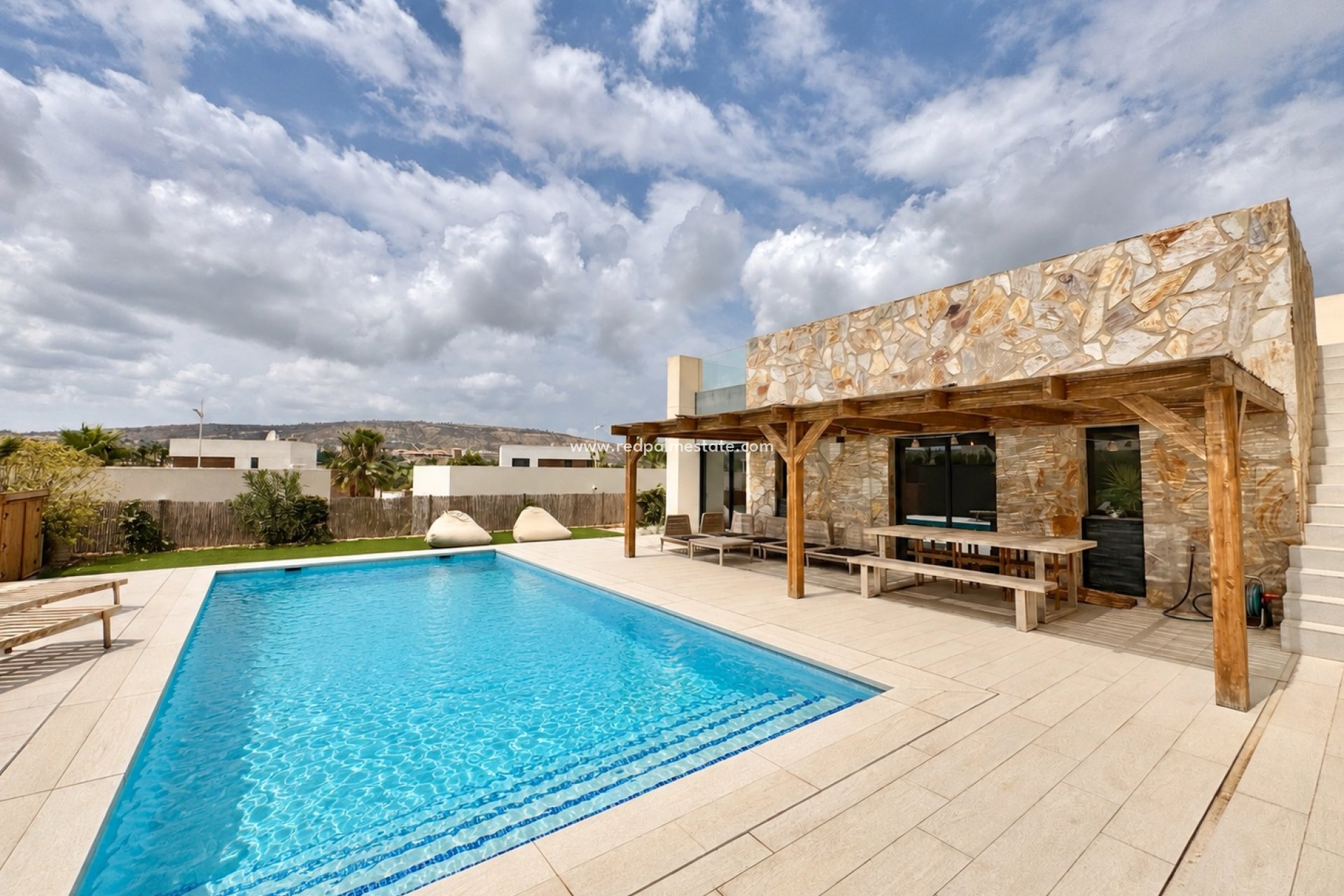 Reventa - Villa -
Alicante