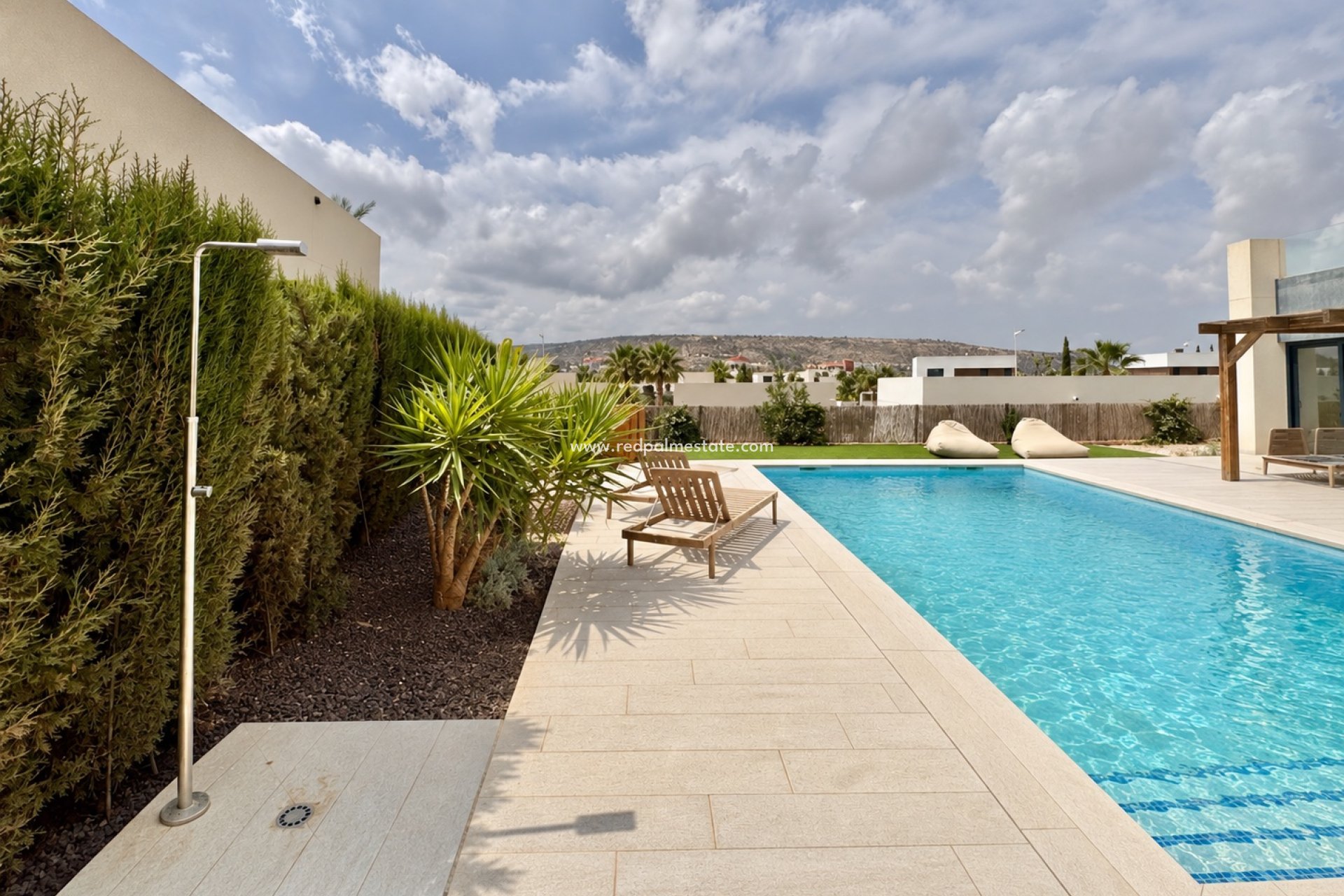Reventa - Villa -
Alicante