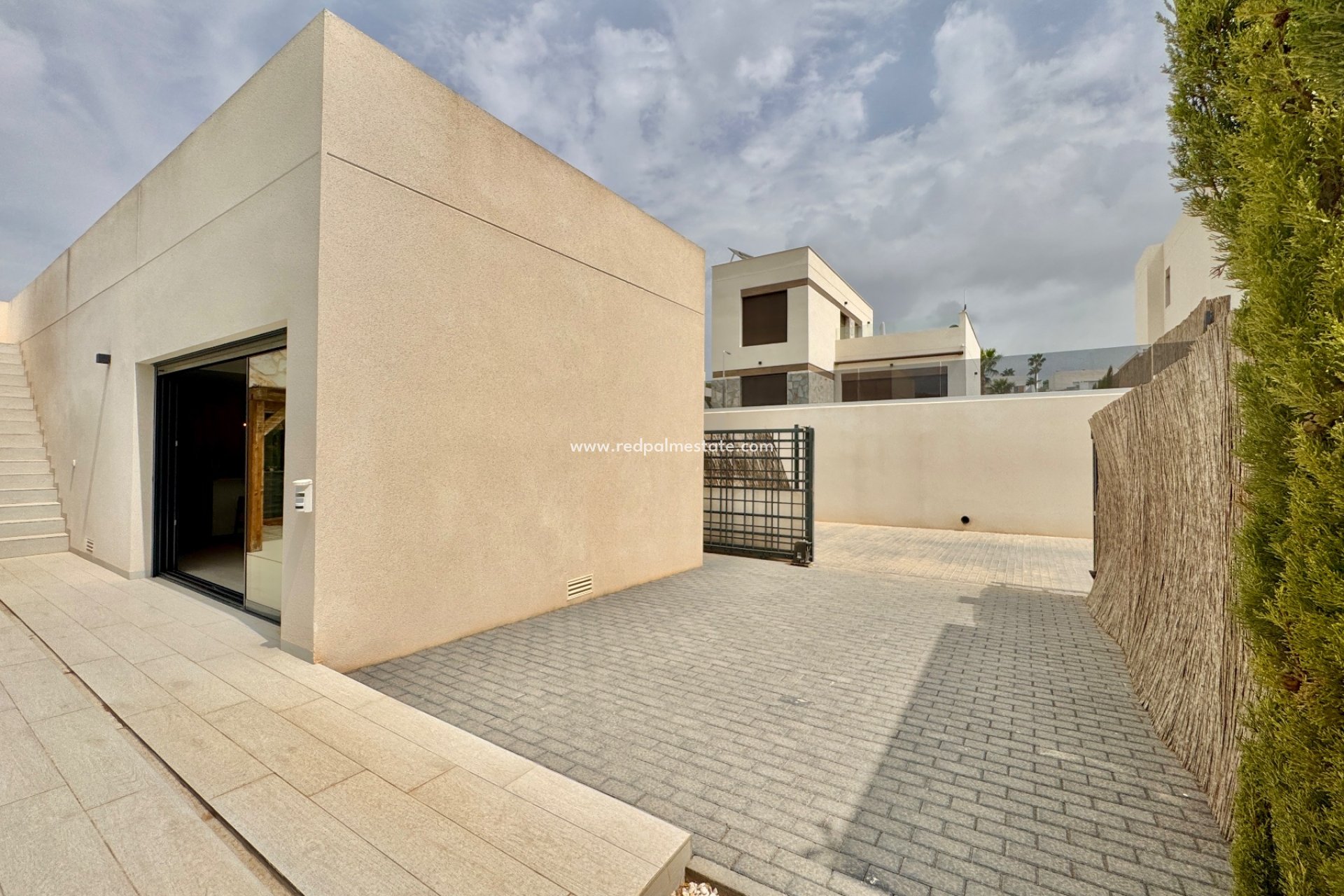 Reventa - Villa -
Alicante