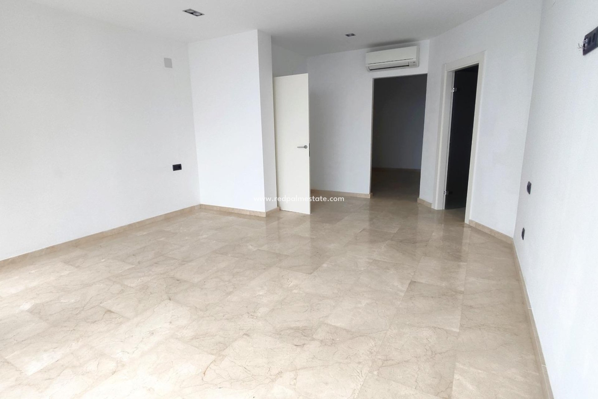 Reventa - Villa -
Altea