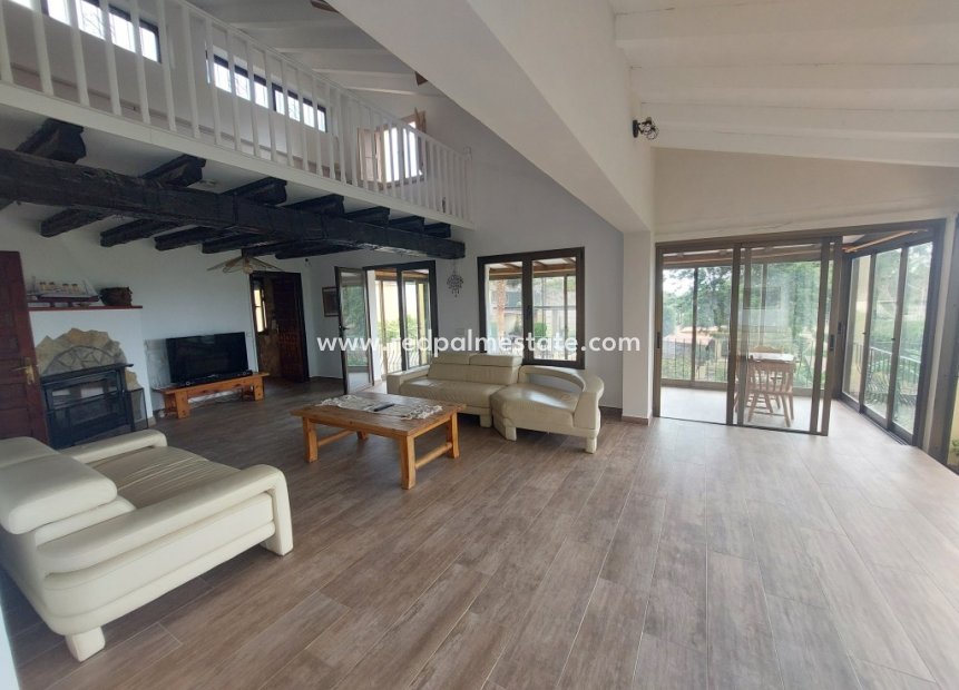 Reventa - Villa -
Altea