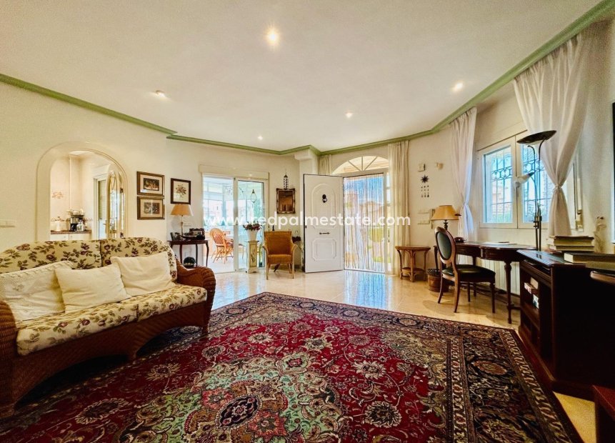 Reventa - Villa -
Benferri