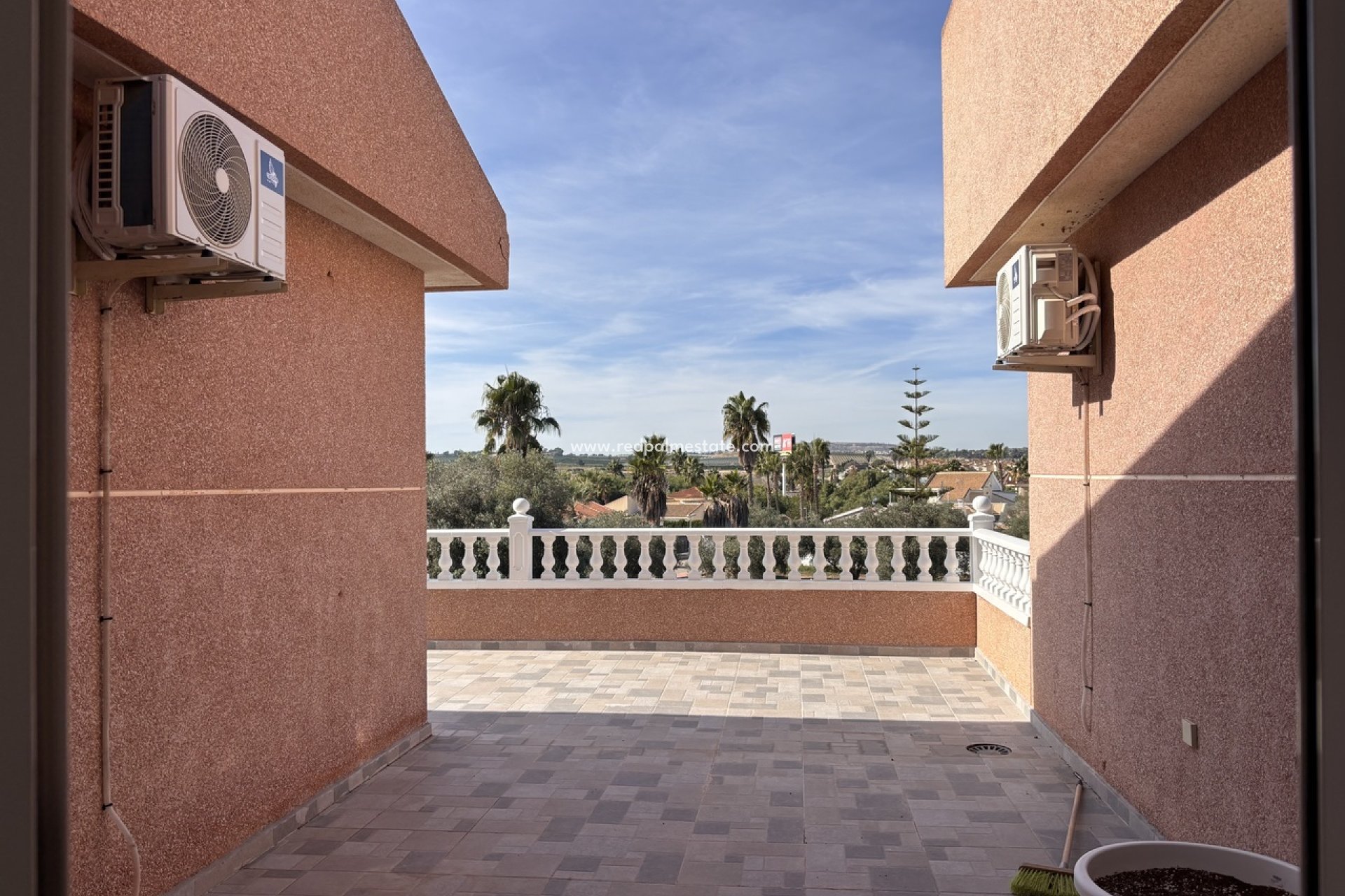 Reventa - Villa -
Benijofar - Costa Blanca