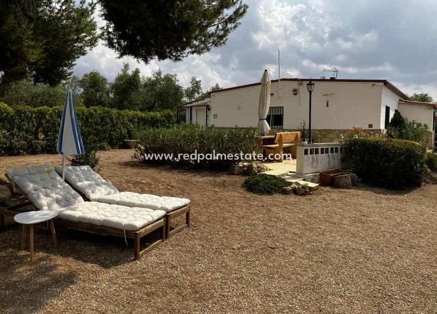 Reventa - Villa -
Biar - Costa Blanca