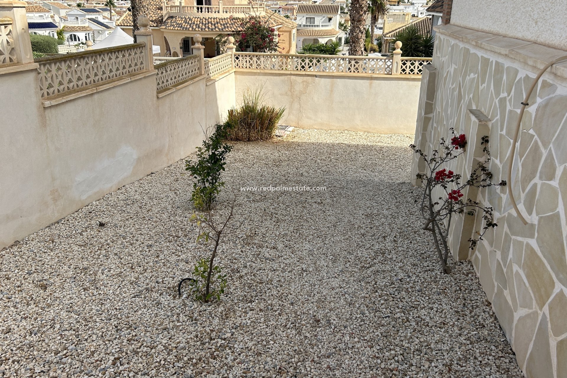 Reventa - Villa -
Camposol - Inland