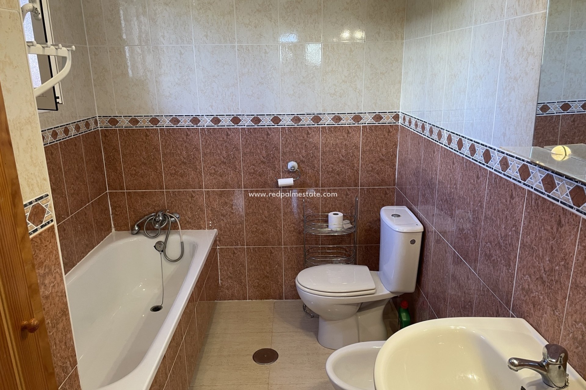Reventa - Villa -
Camposol - Inland