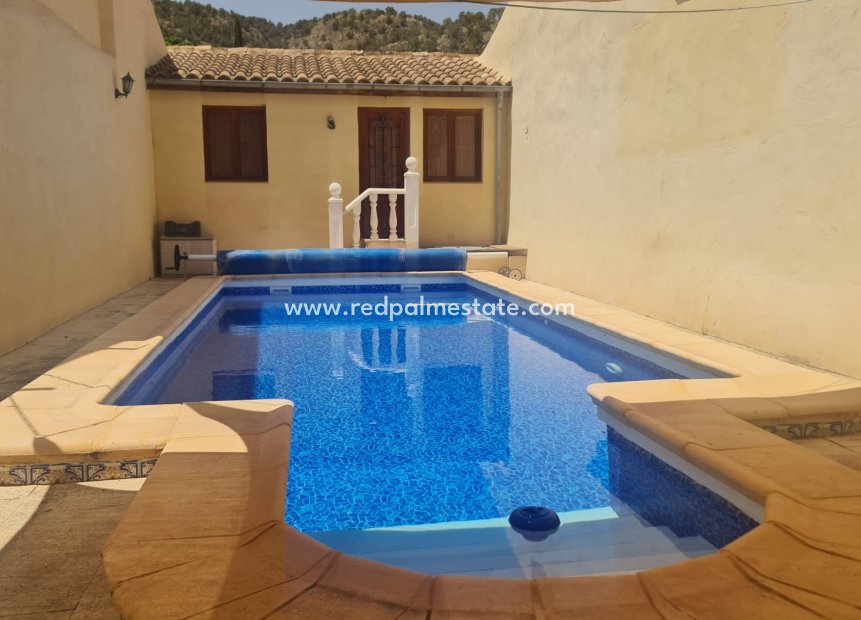 Reventa - Villa -
Chinorlet - Inland