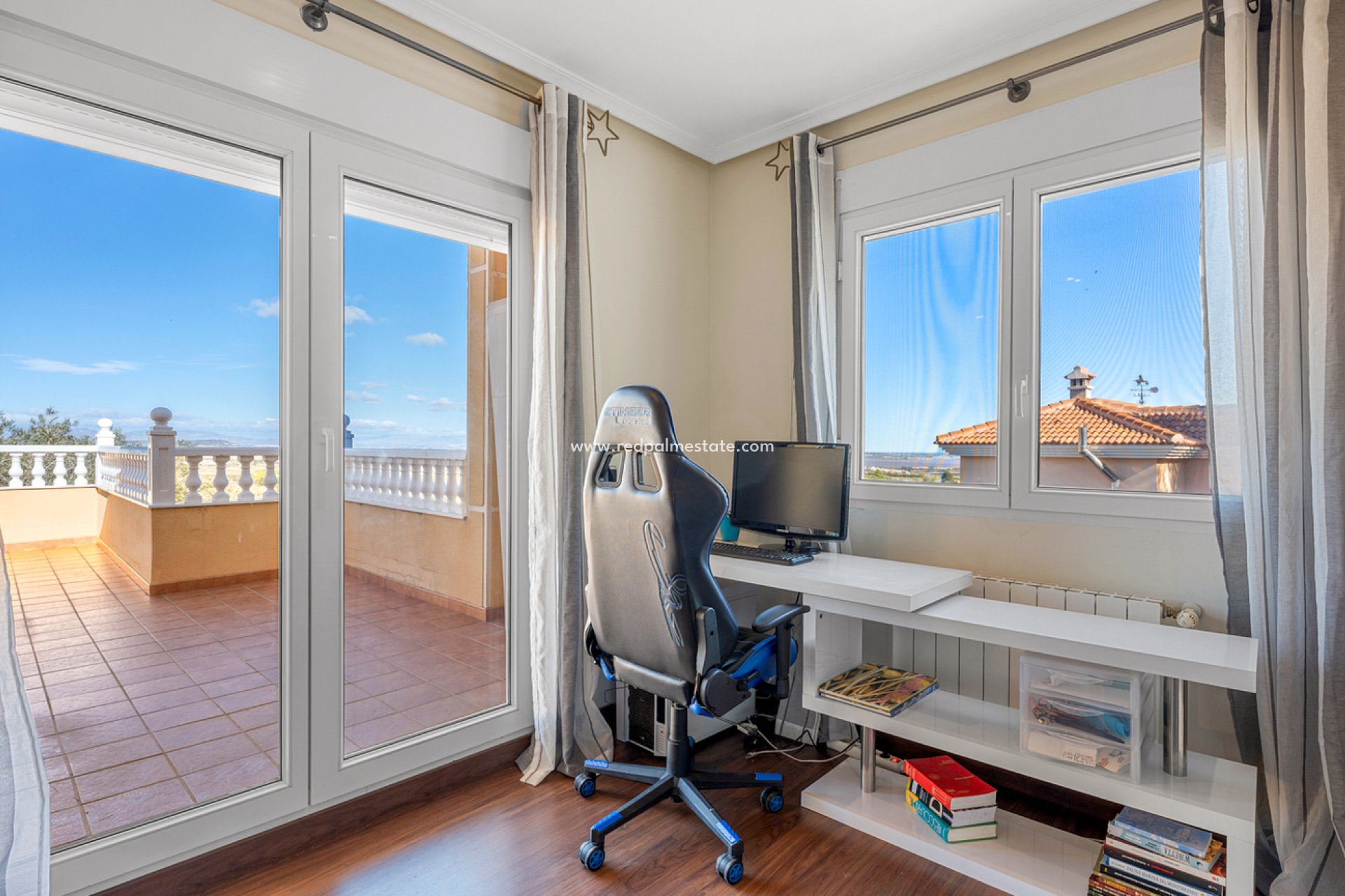 Reventa - Villa -
Ciudad De Las Comunicaciones - Costa Blanca