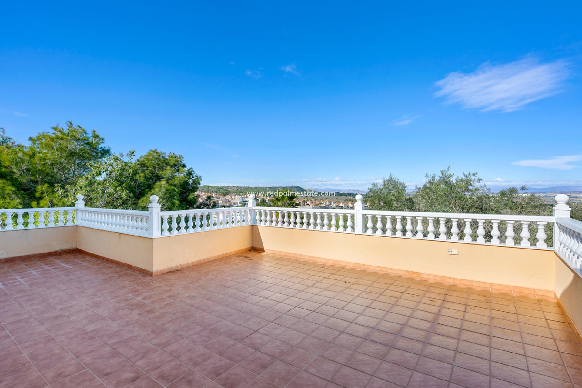 Reventa - Villa -
Ciudad De Las Comunicaciones - Costa Blanca