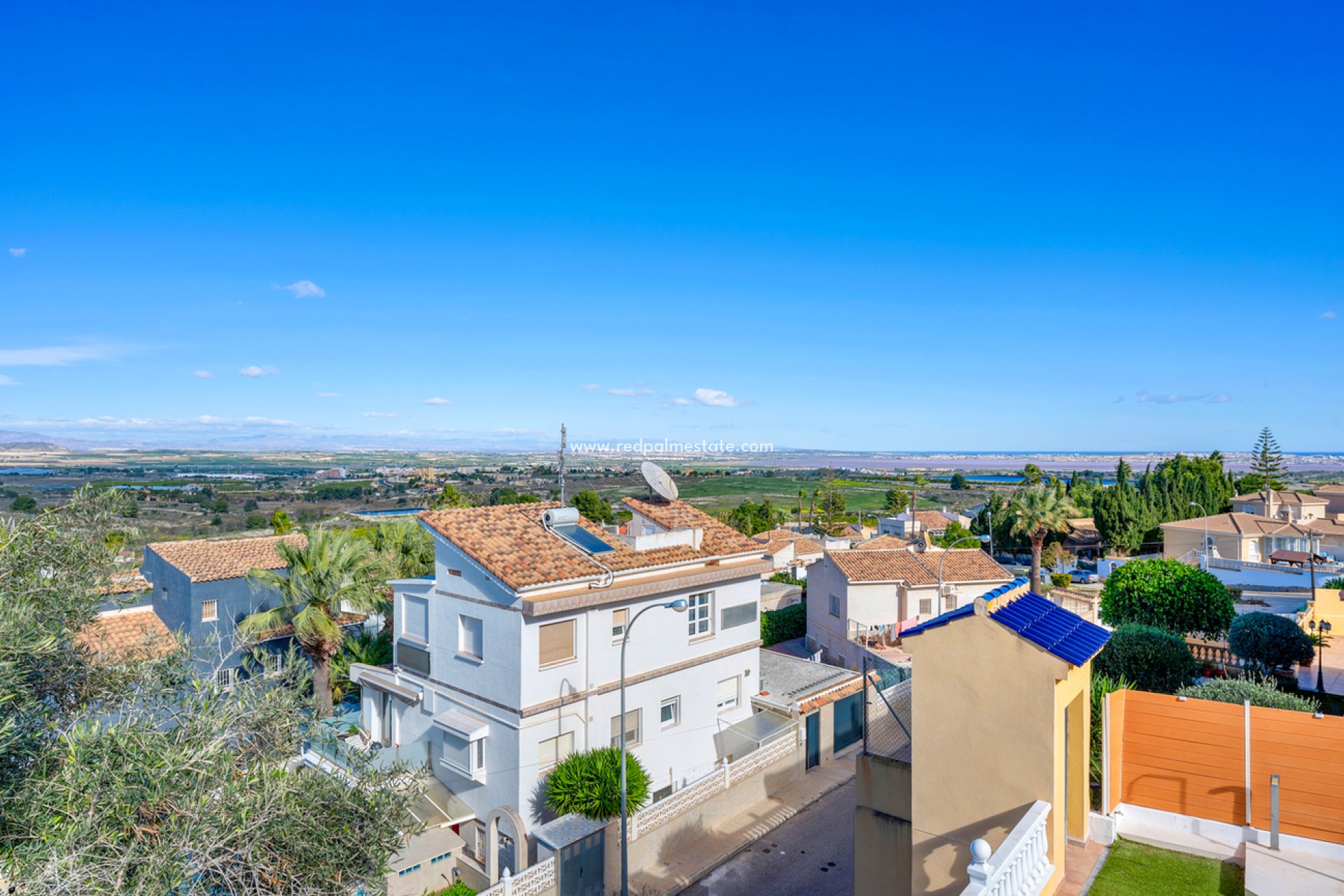 Reventa - Villa -
Ciudad De Las Comunicaciones - Costa Blanca
