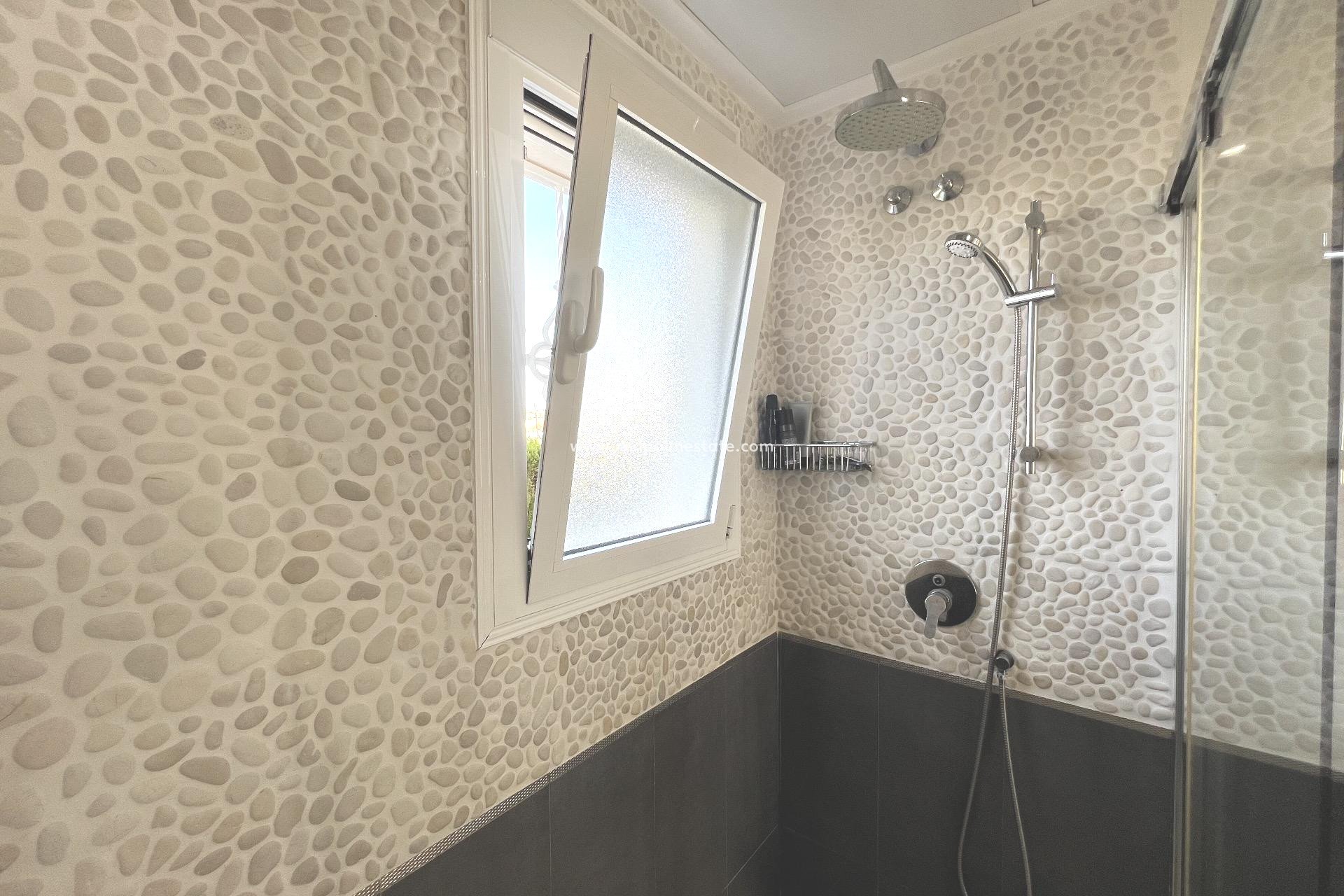 Reventa - Villa -
Ciudad Quesada - Ciudad quesada