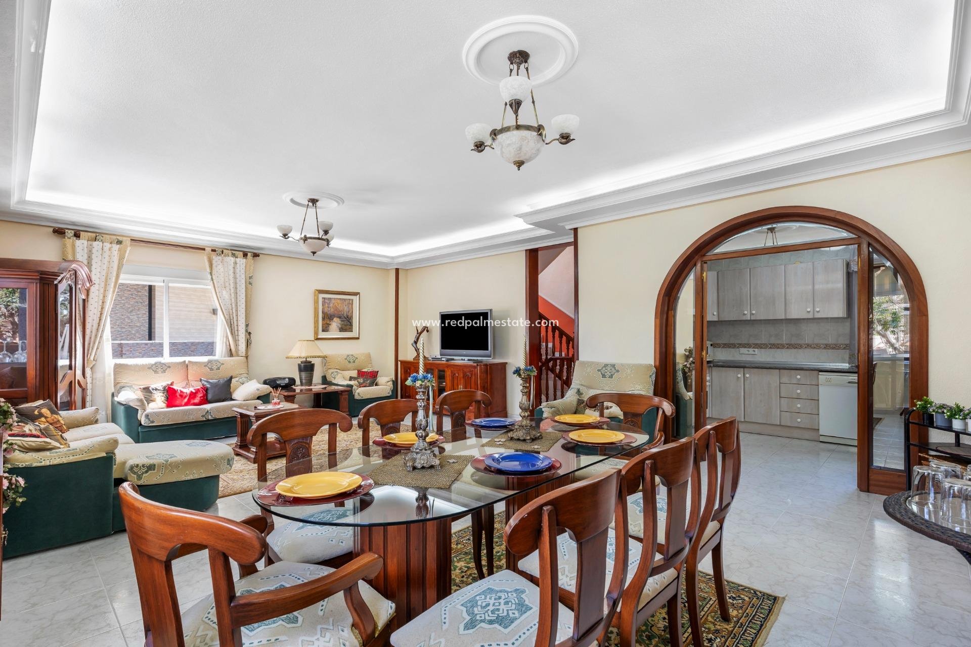 Reventa - Villa -
Ciudad Quesada/Rojales - Pueblo bravo