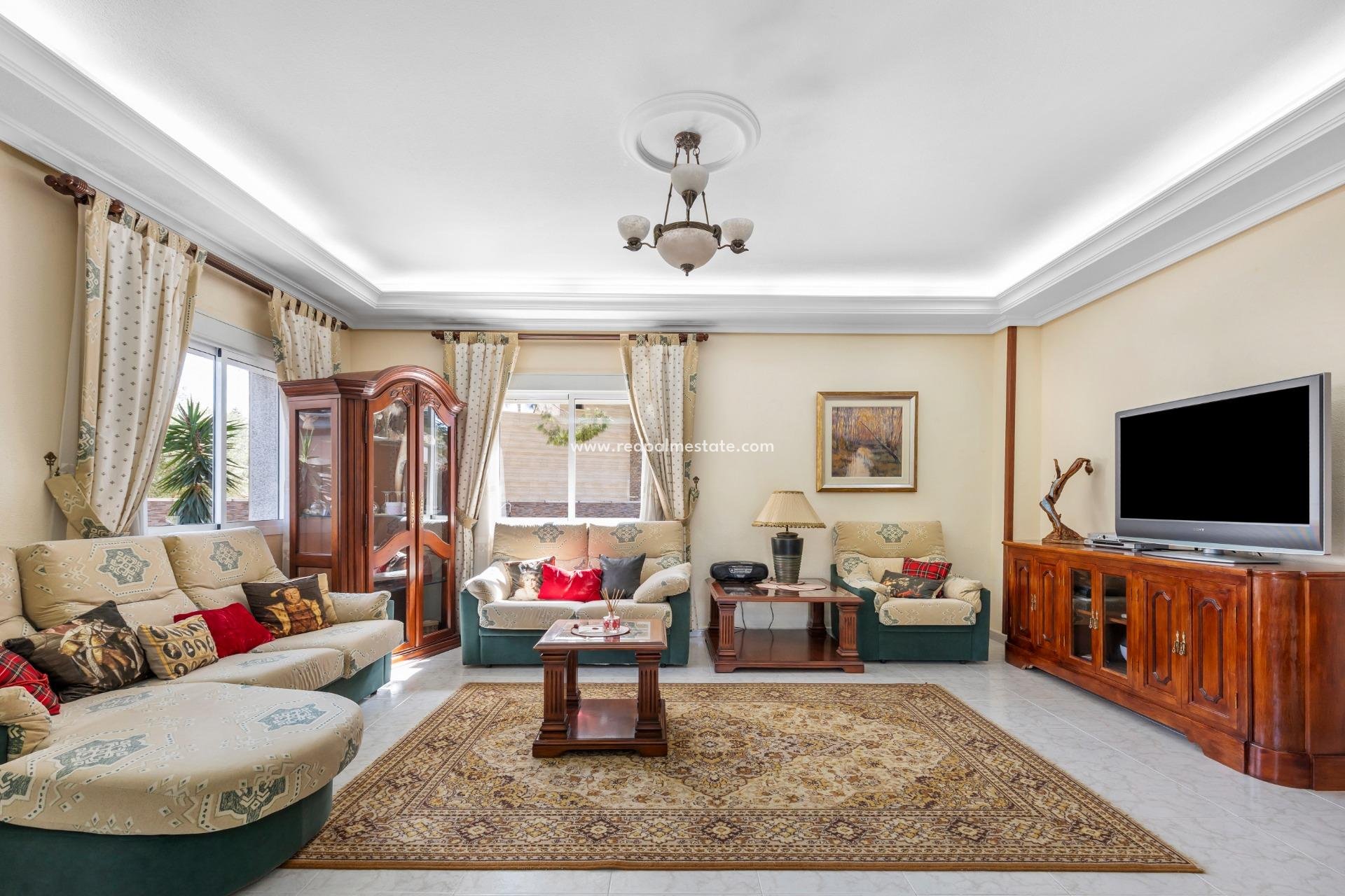 Reventa - Villa -
Ciudad Quesada/Rojales - Pueblo bravo