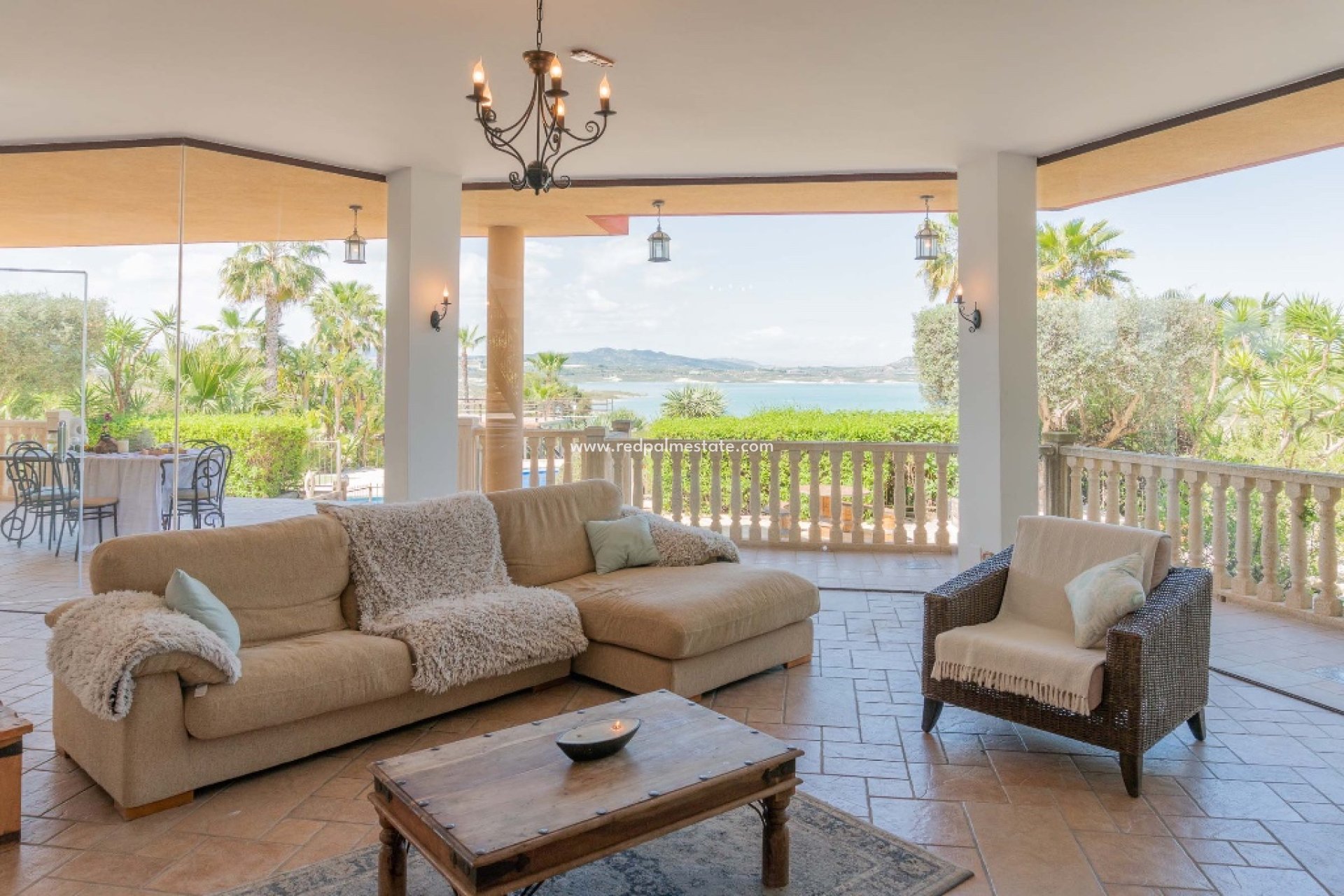 Reventa - Villa -
Costa Blanca - Orihuela Costa