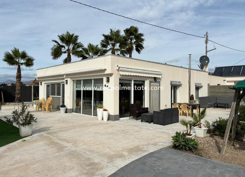 Reventa - Villa -
Crevillente - Costa Blanca