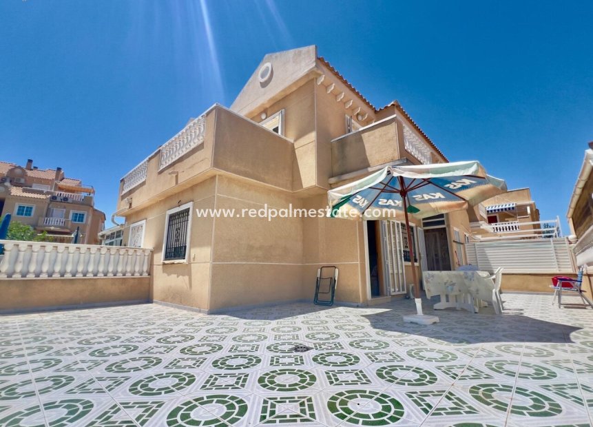 Reventa - Villa cuádruple -
Torrevieja - Costa Blanca