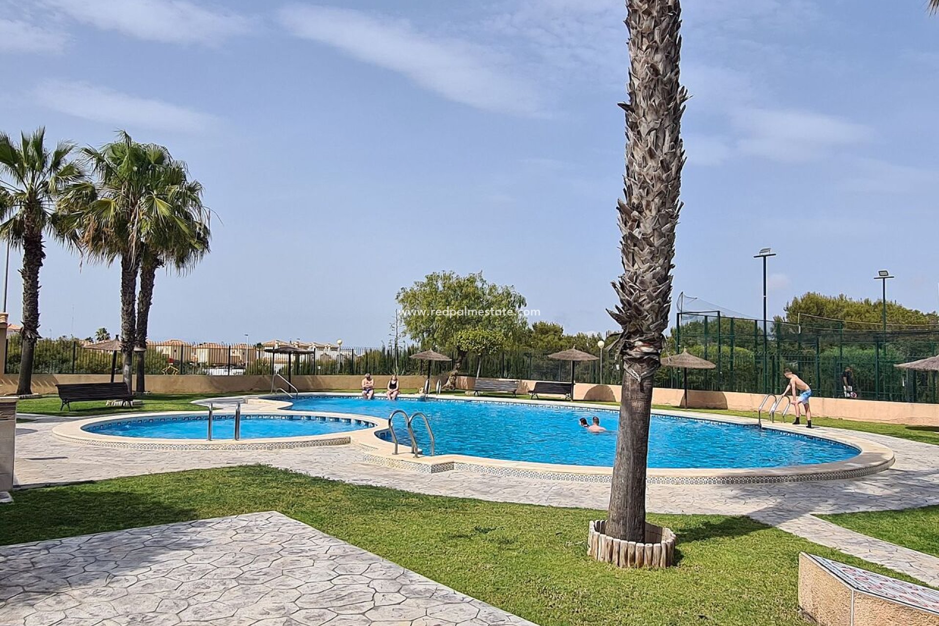 Reventa - Villa cuádruple -
Torrevieja - Los Altos