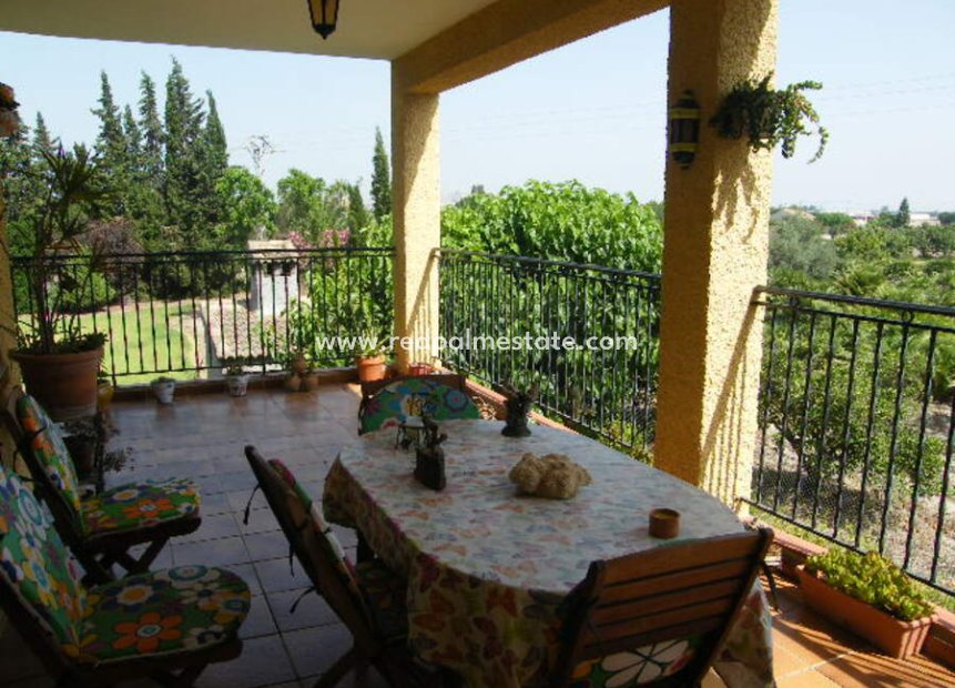 Reventa - Villa -
Daya Nueva - Costa Blanca