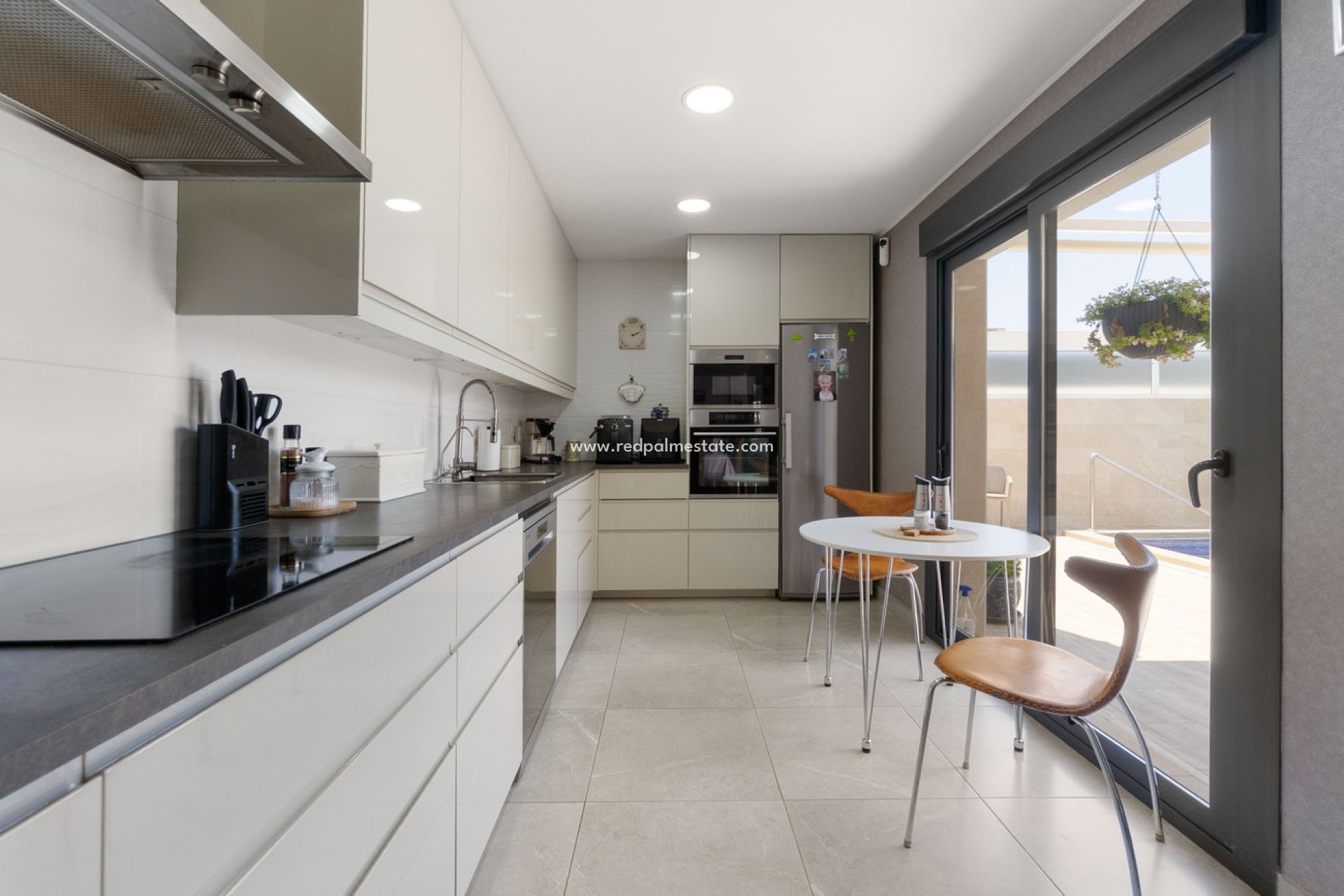 Reventa - Villa -
Daya Nueva - Costa Blanca