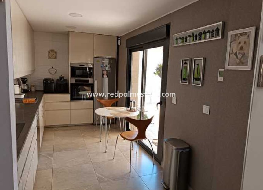 Reventa - Villa -
Daya Nueva - Costa Blanca