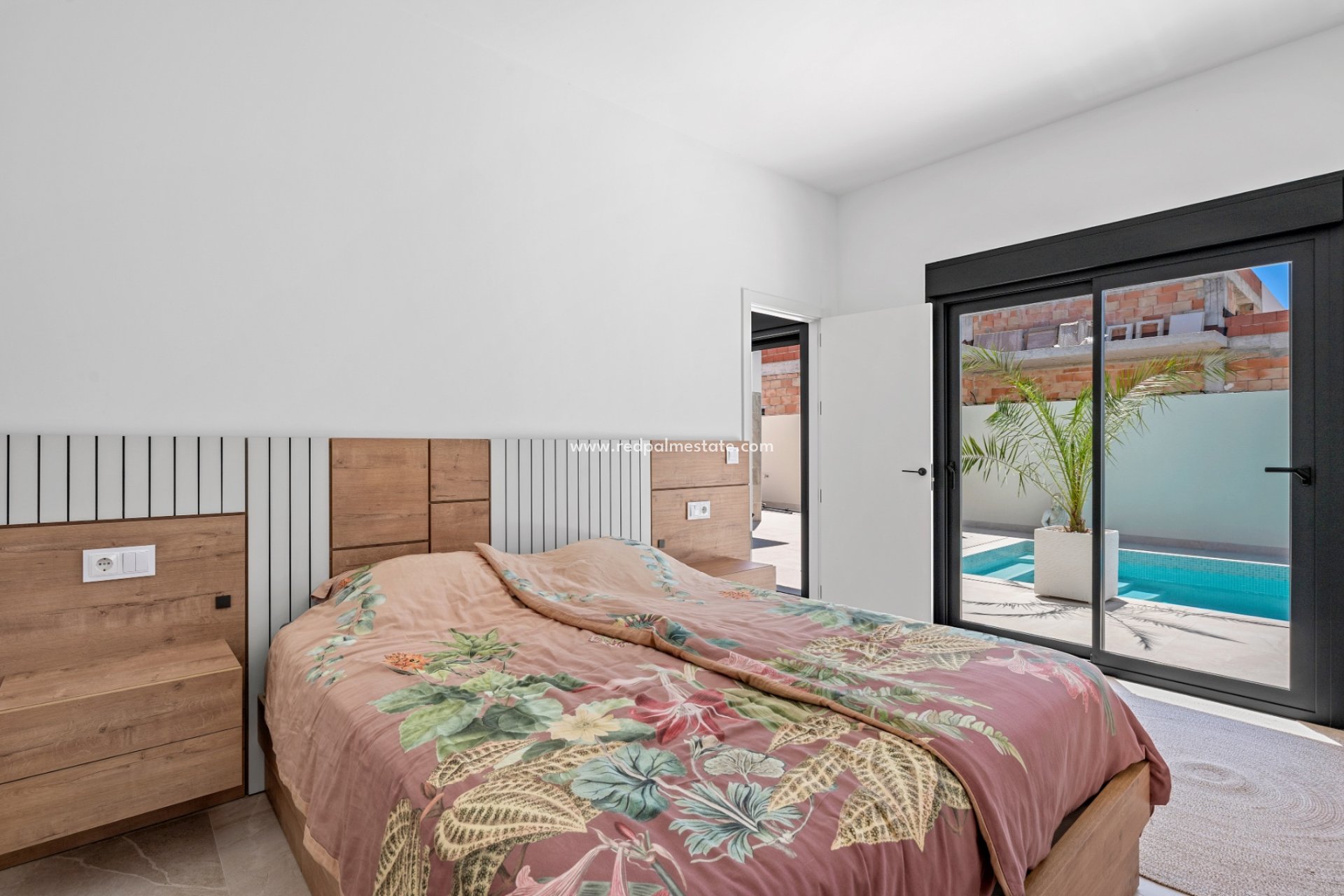 Reventa - Villa -
Daya Nueva - Costa Blanca