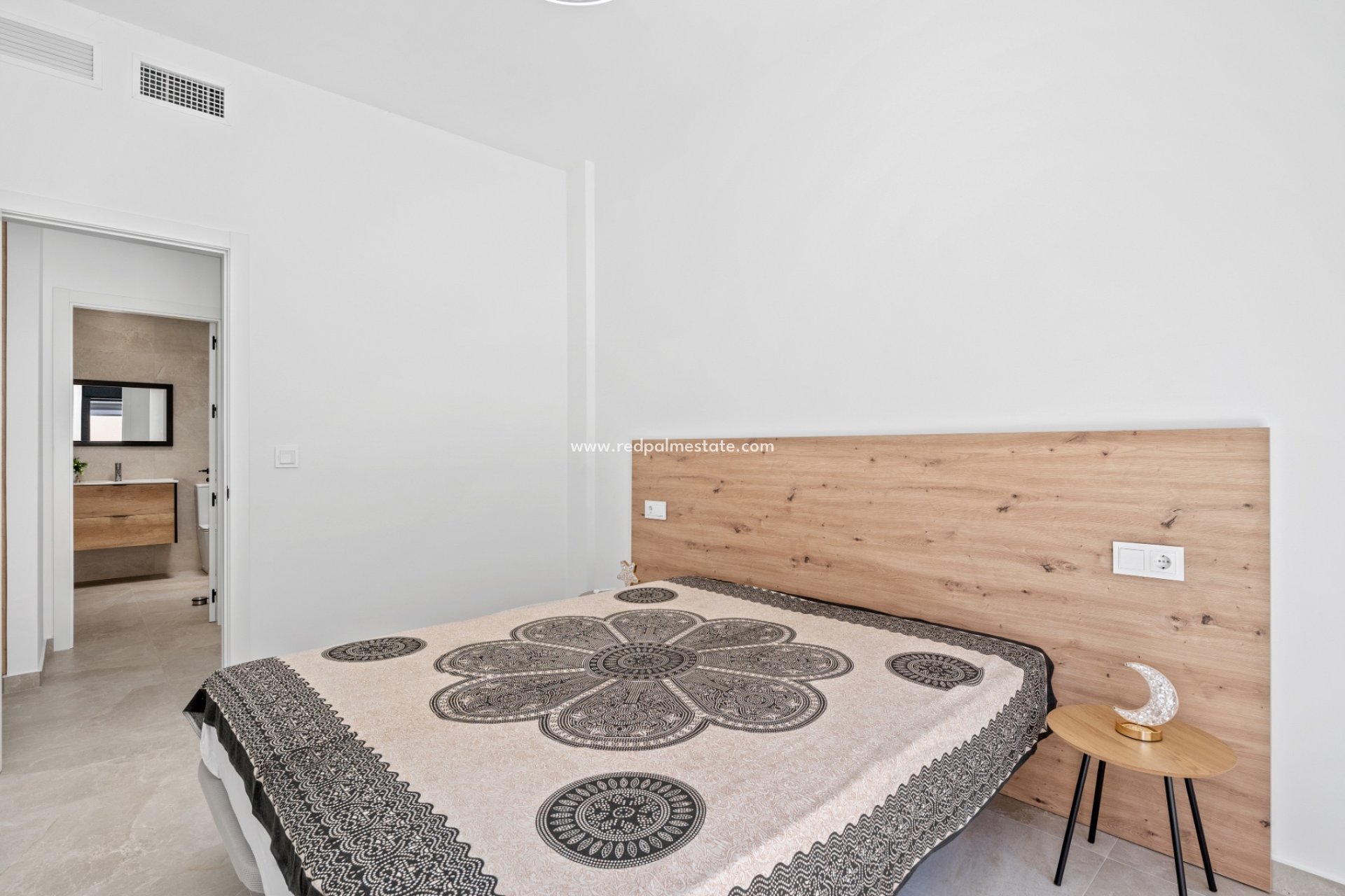 Reventa - Villa -
Daya Nueva - Costa Blanca