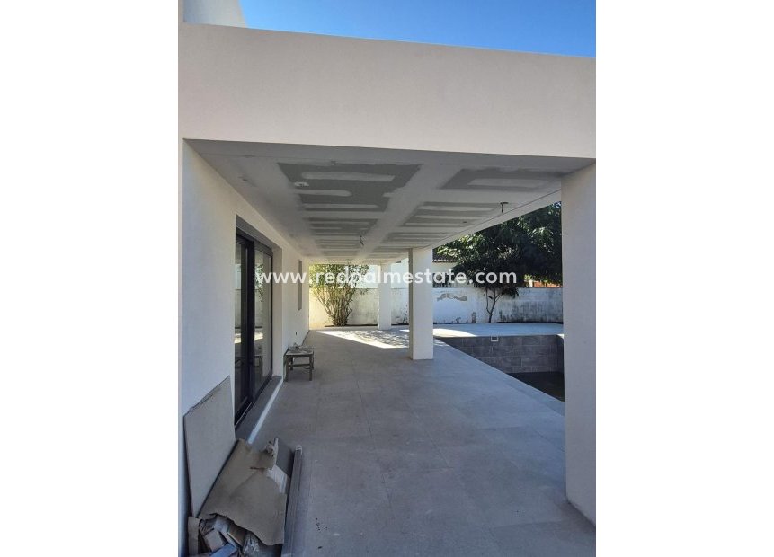 Reventa - Villa -
Denia