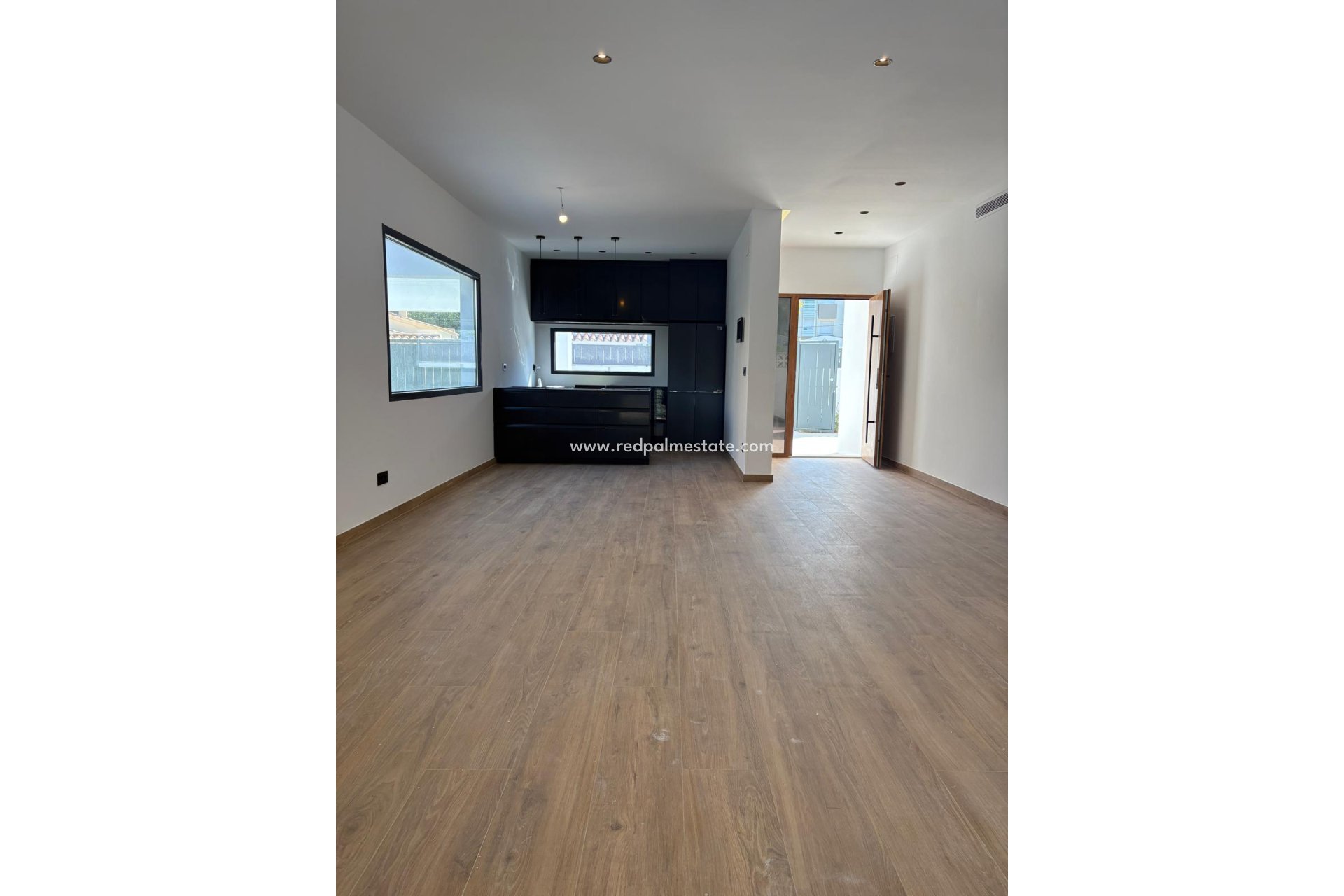 Reventa - Villa -
Denia
