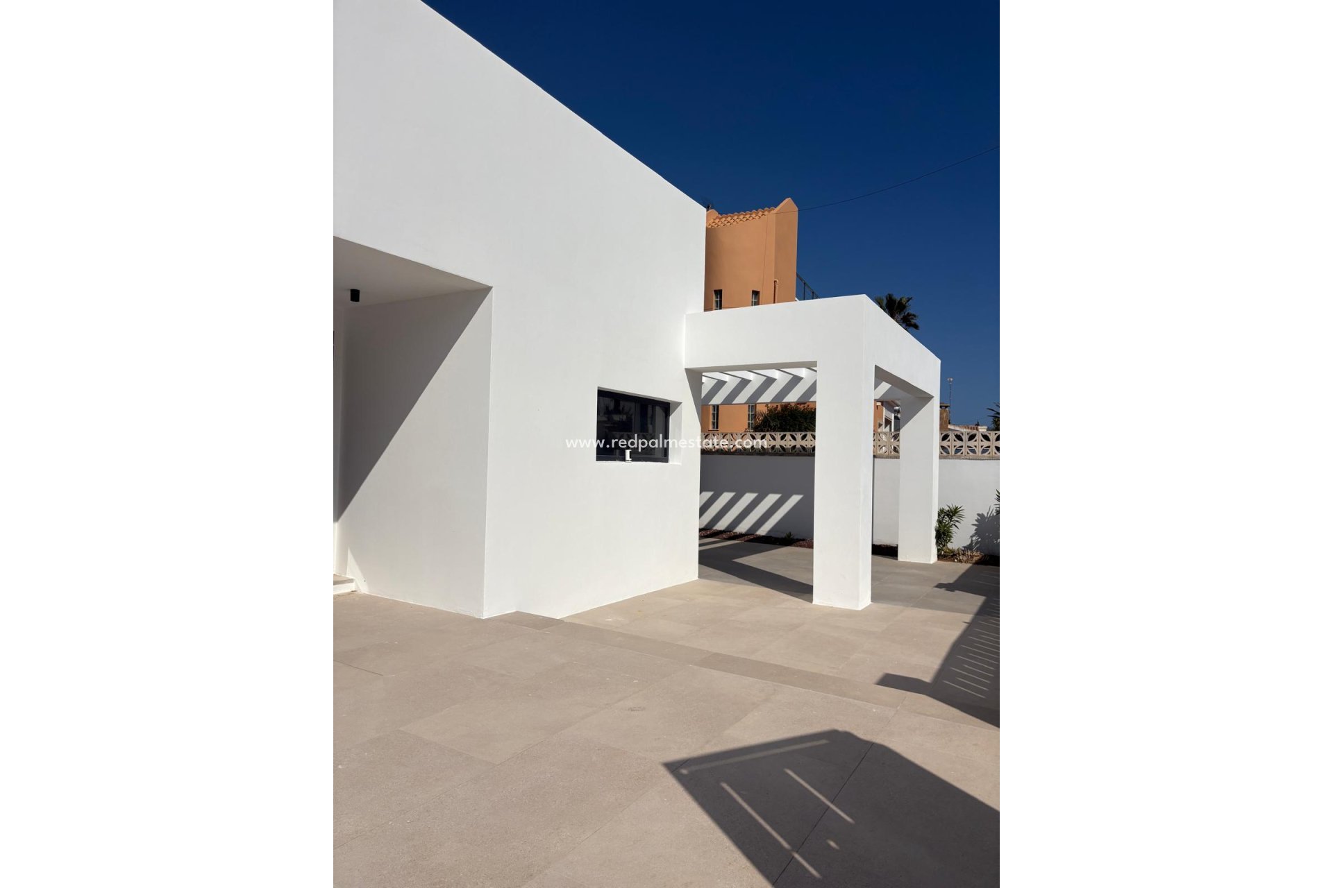 Reventa - Villa -
Denia