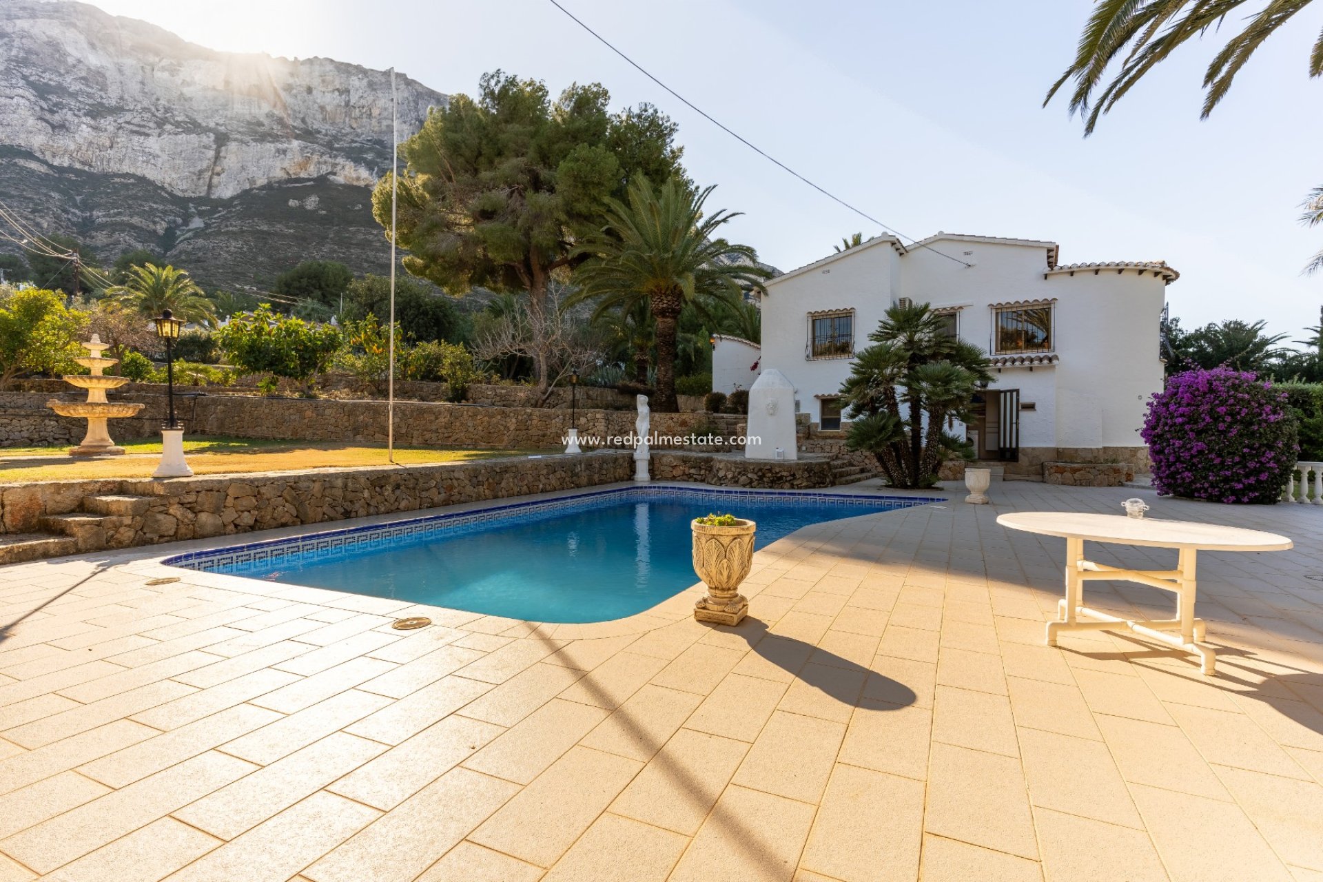 Reventa - Villa -
Denia