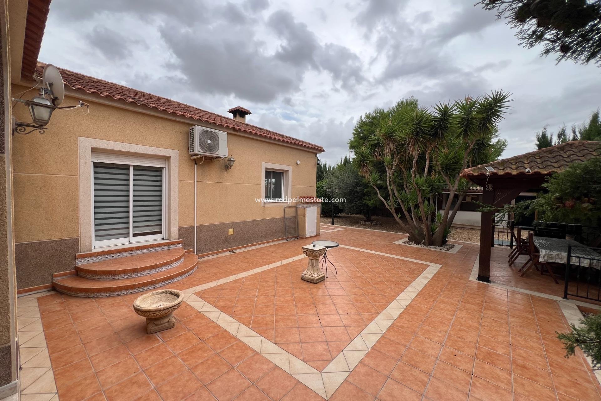 Reventa - Villa -
Dolores - Cmno. Escorredor