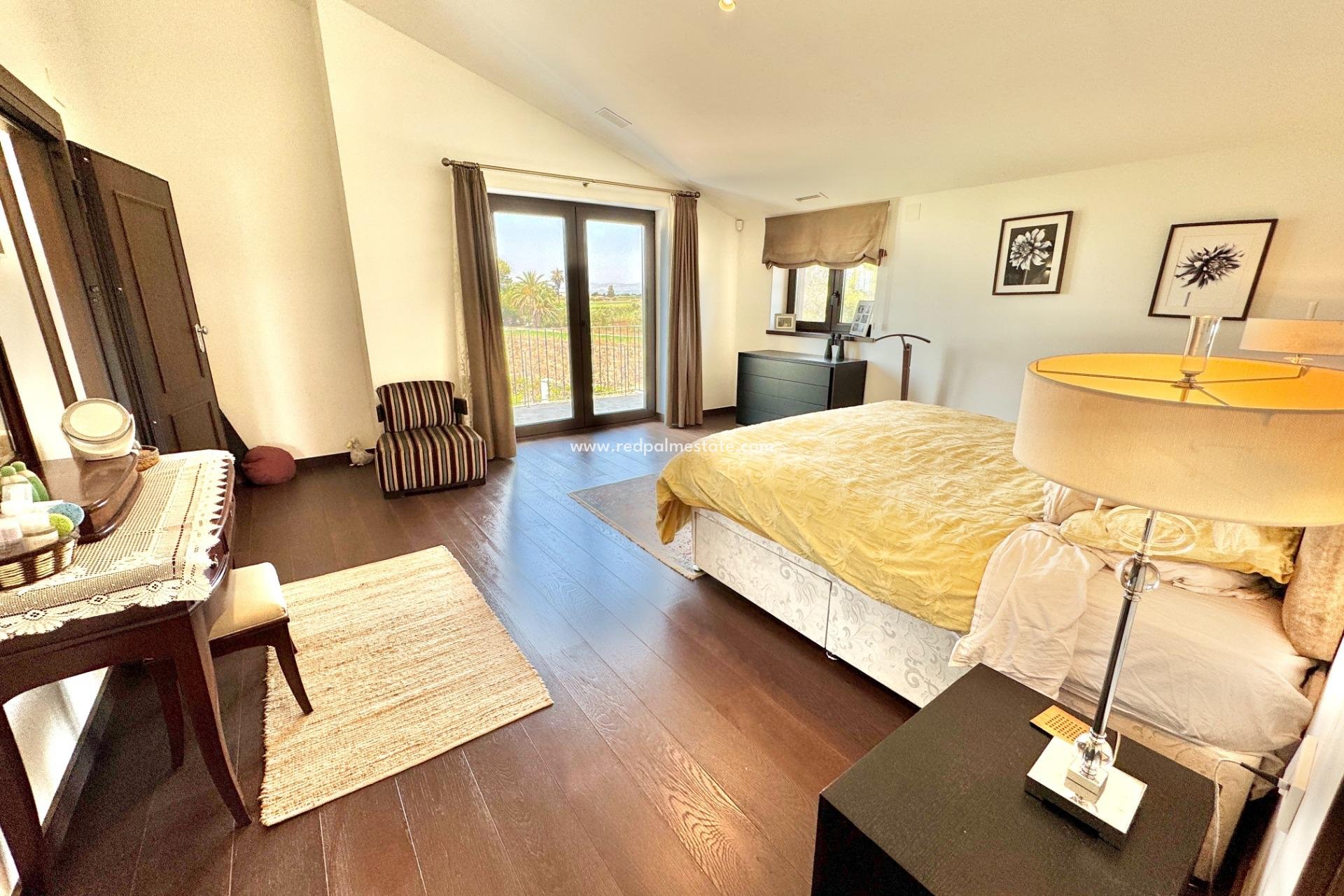 Reventa - Villa -
Dolores - Comunidad Valenciana