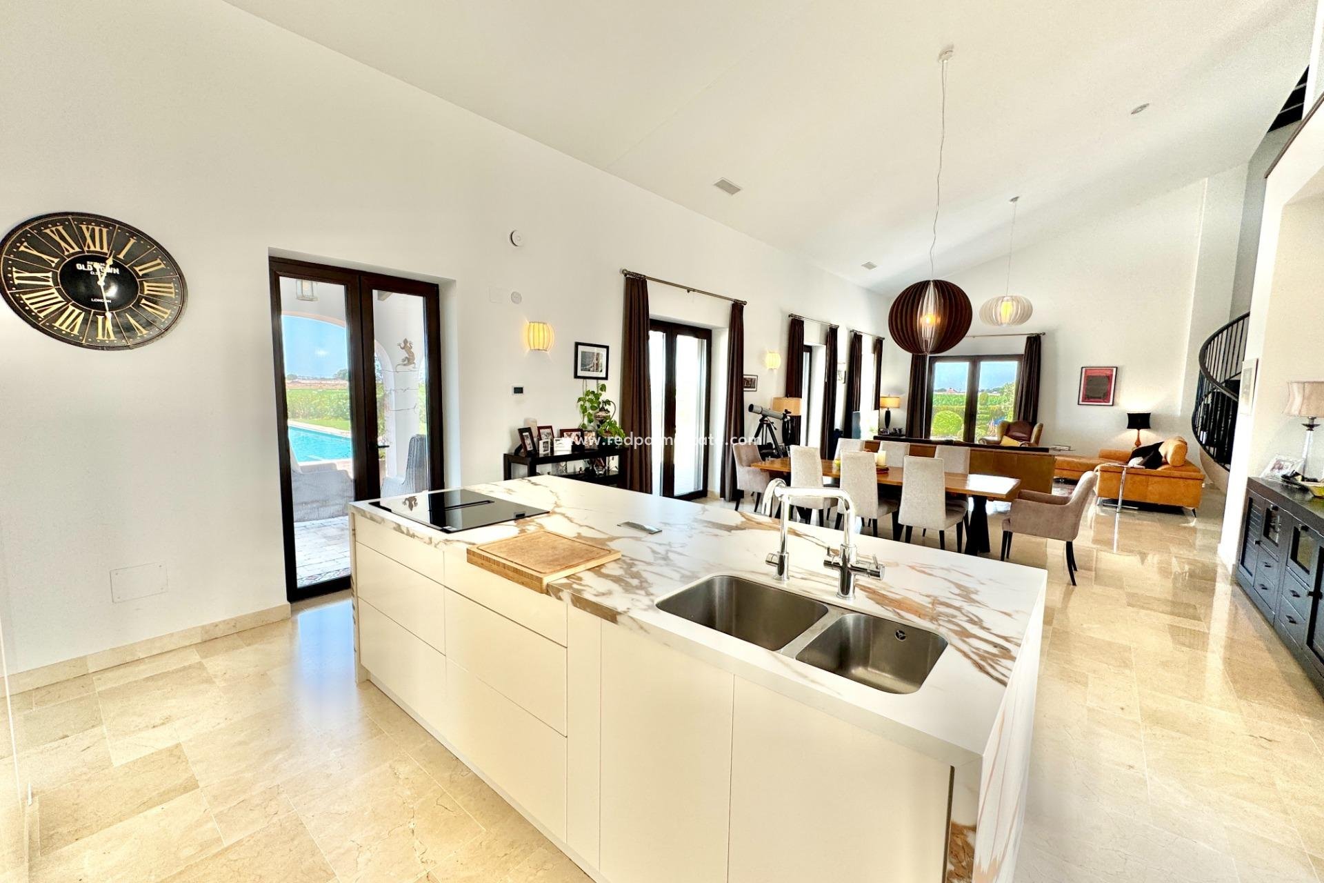 Reventa - Villa -
Dolores - Comunidad Valenciana