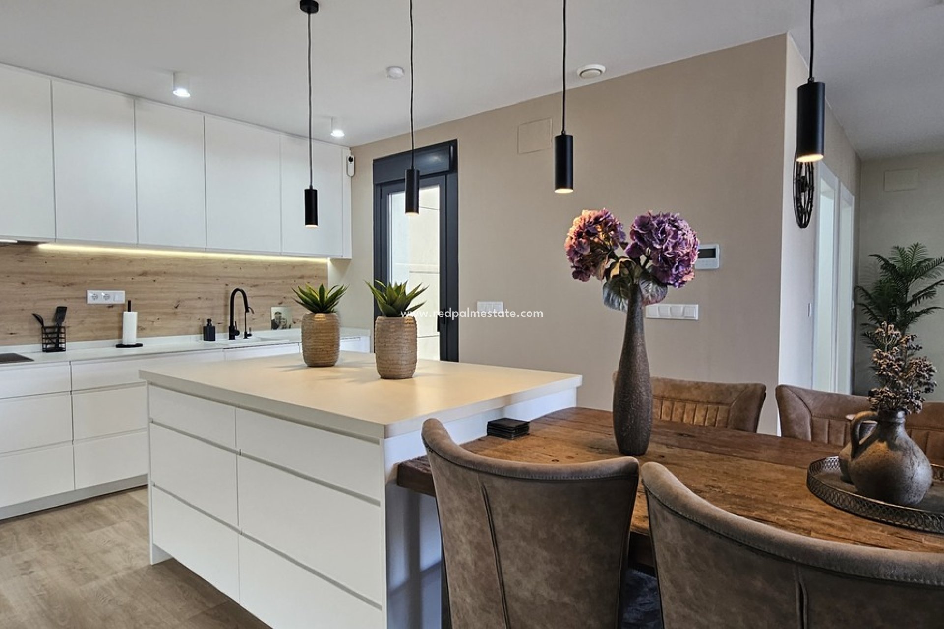 Reventa - Villa -
Dolores - Sector 4