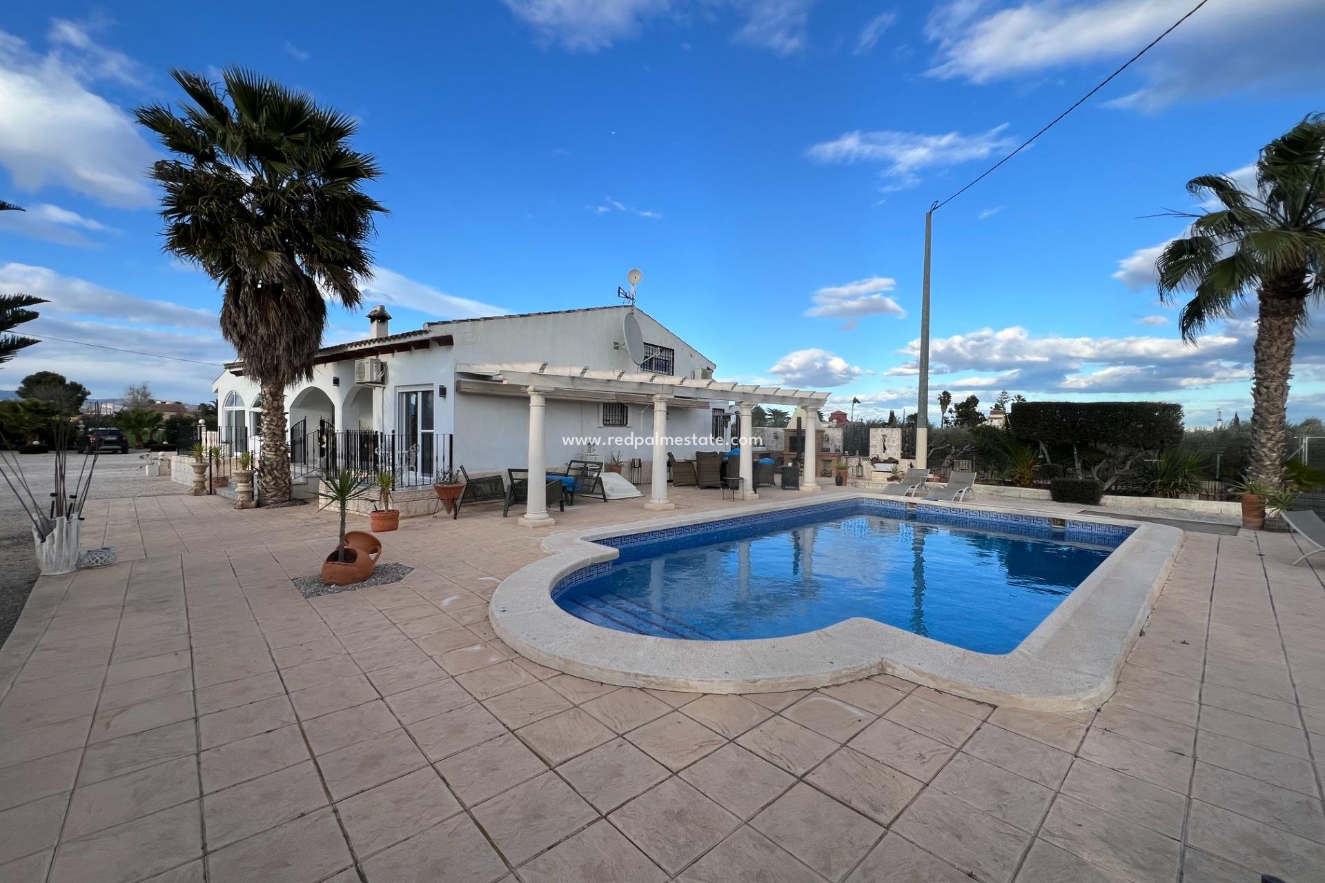 Reventa - Villa -
Dolores